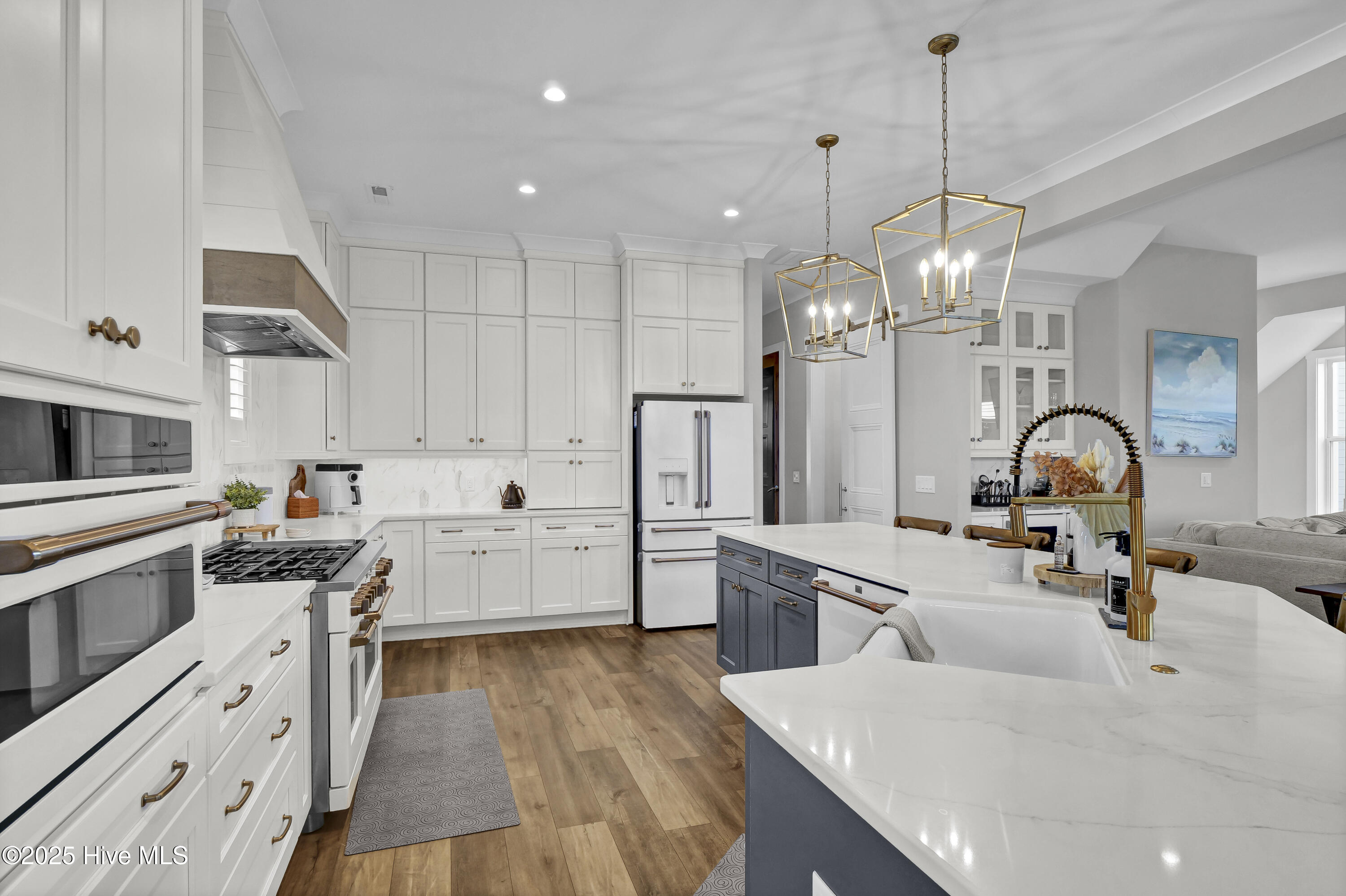 100534317 | Photo 16