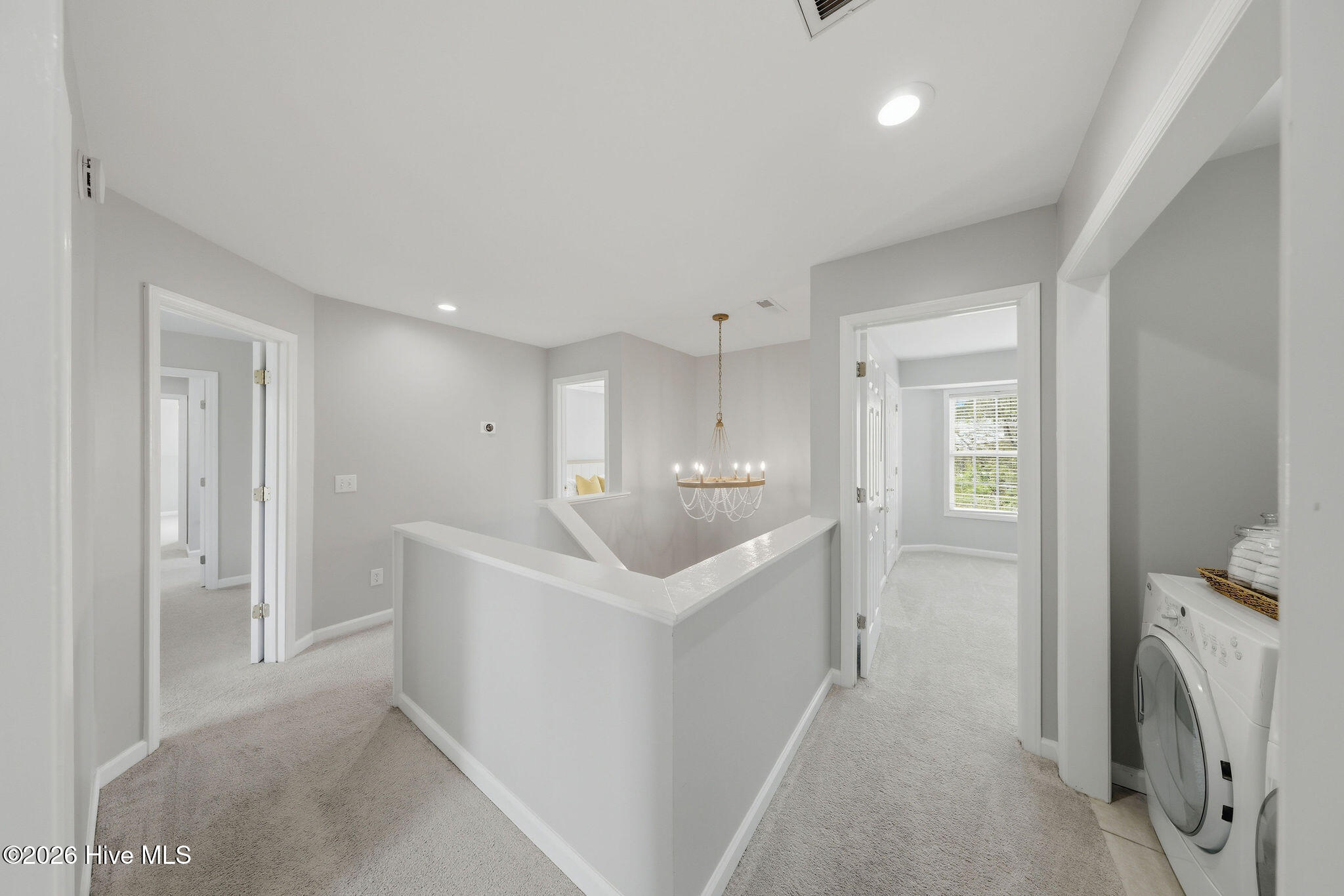 100565537 | Photo 76