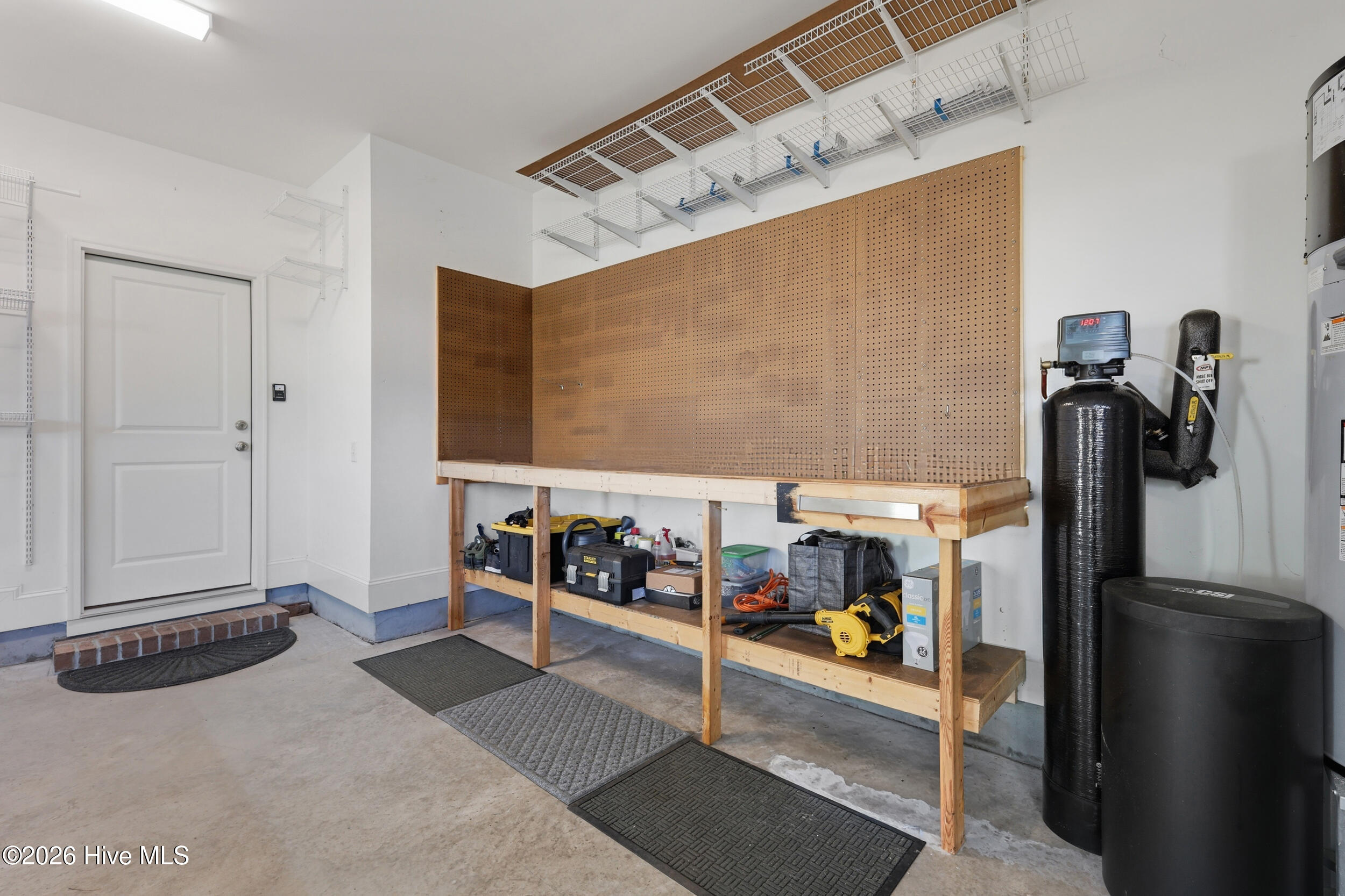 100557443 | Photo 32