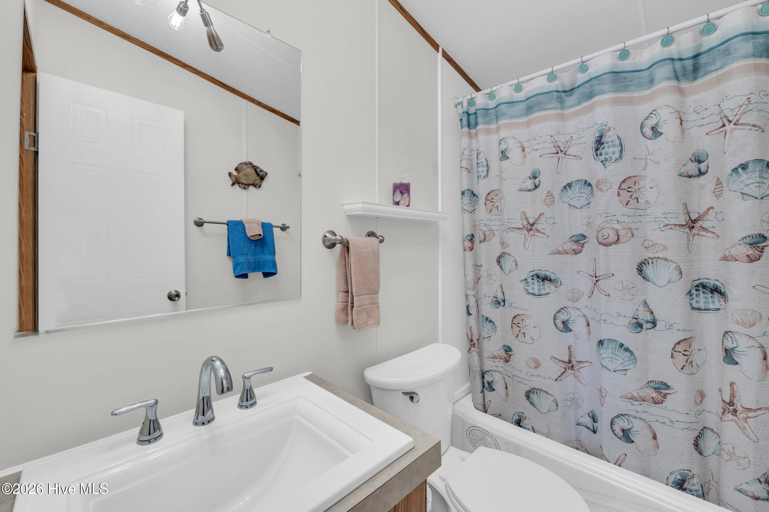 100550666 | Photo 22