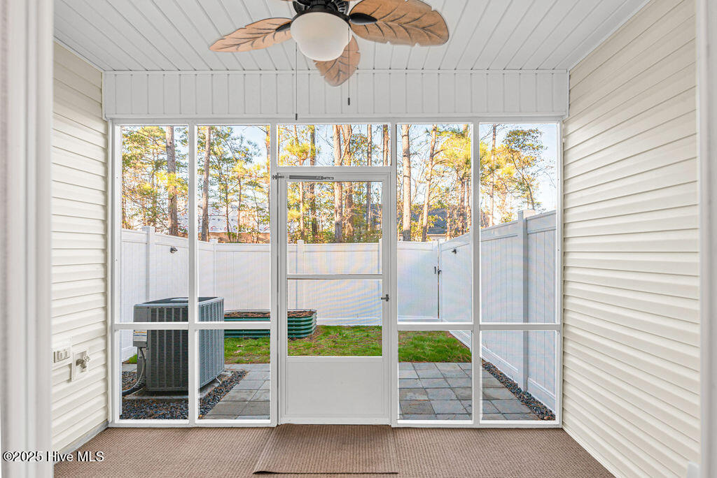 100545435 | Photo 14