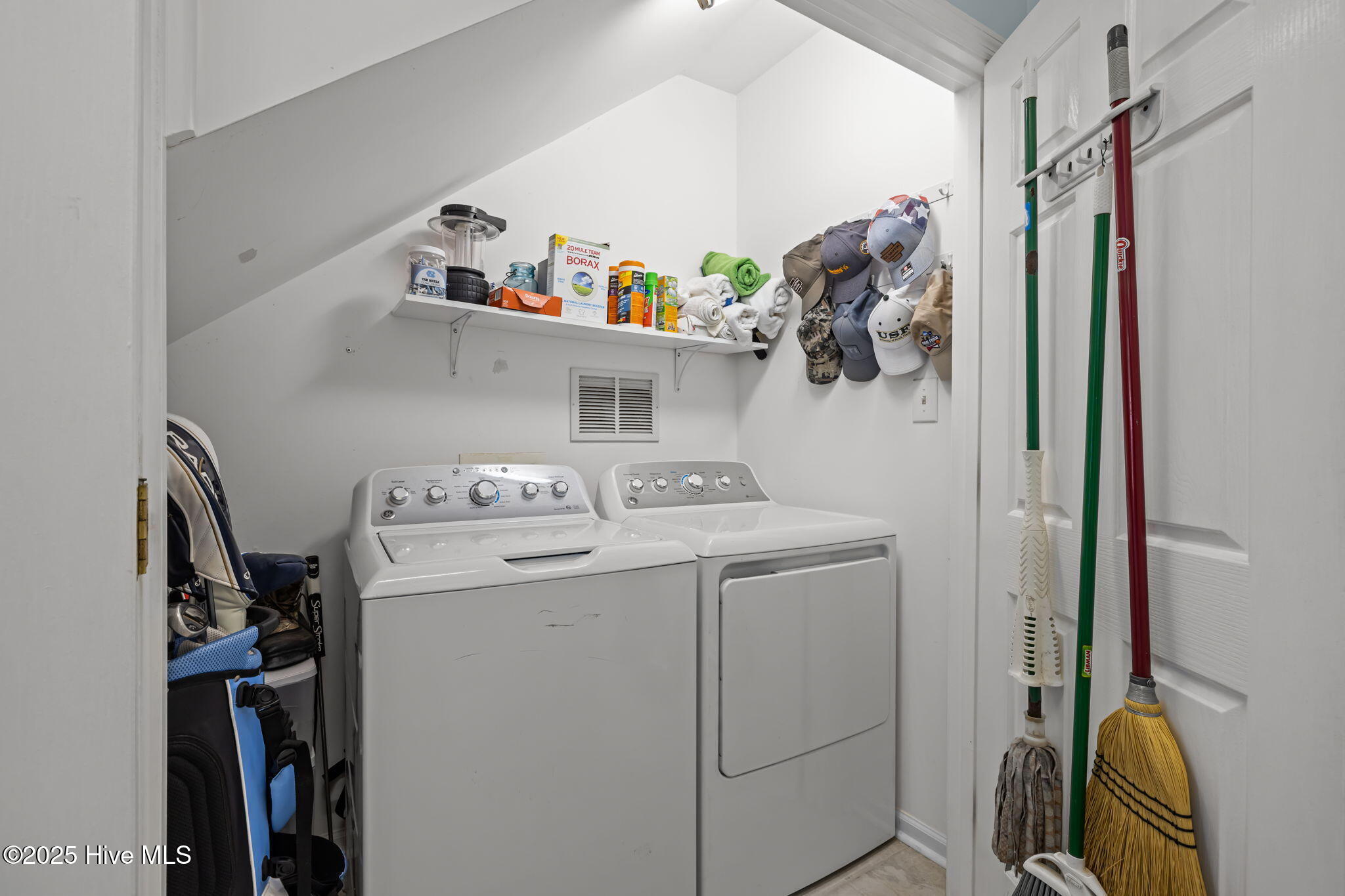 100526742 | Photo 53