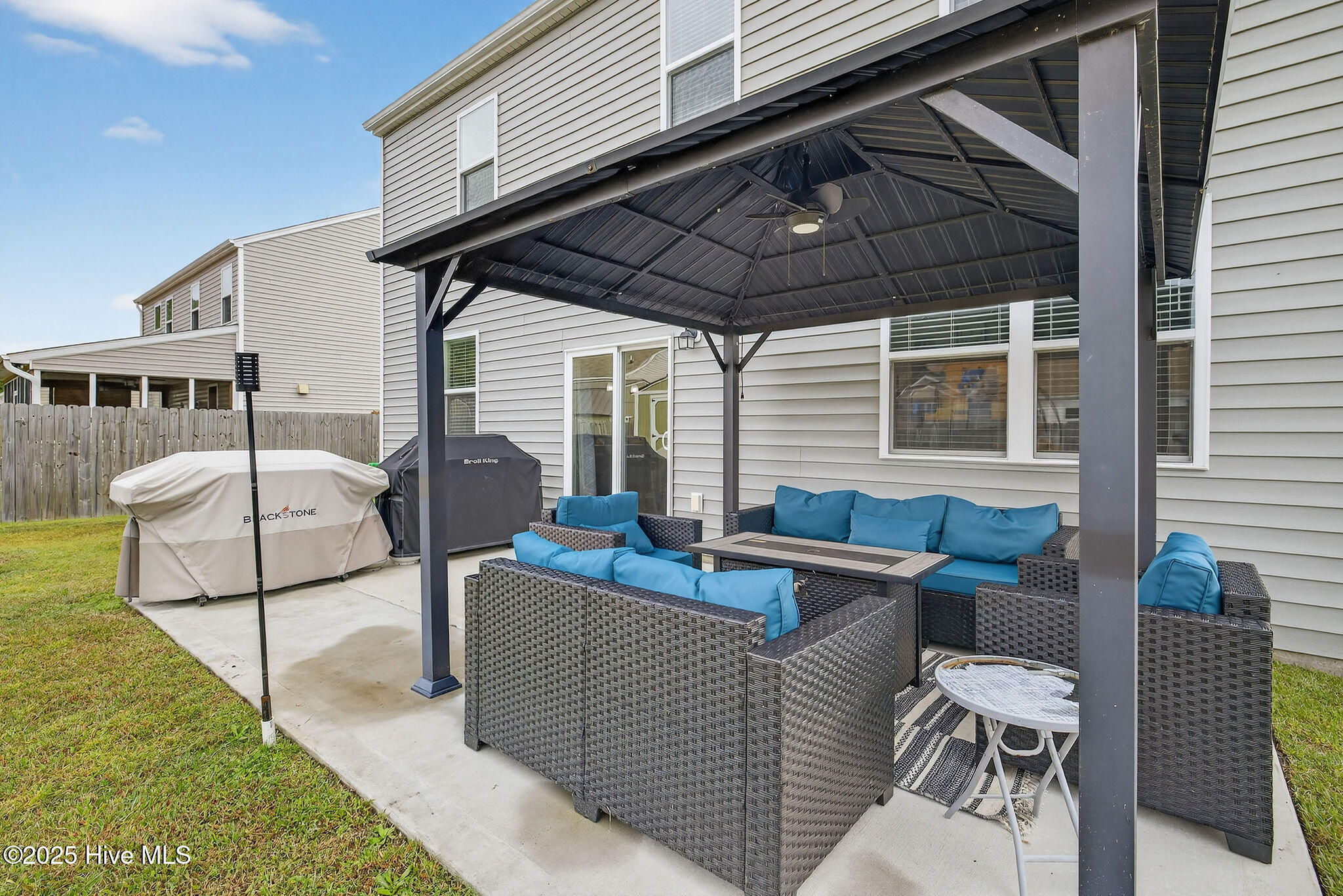 100535181 | Photo 42