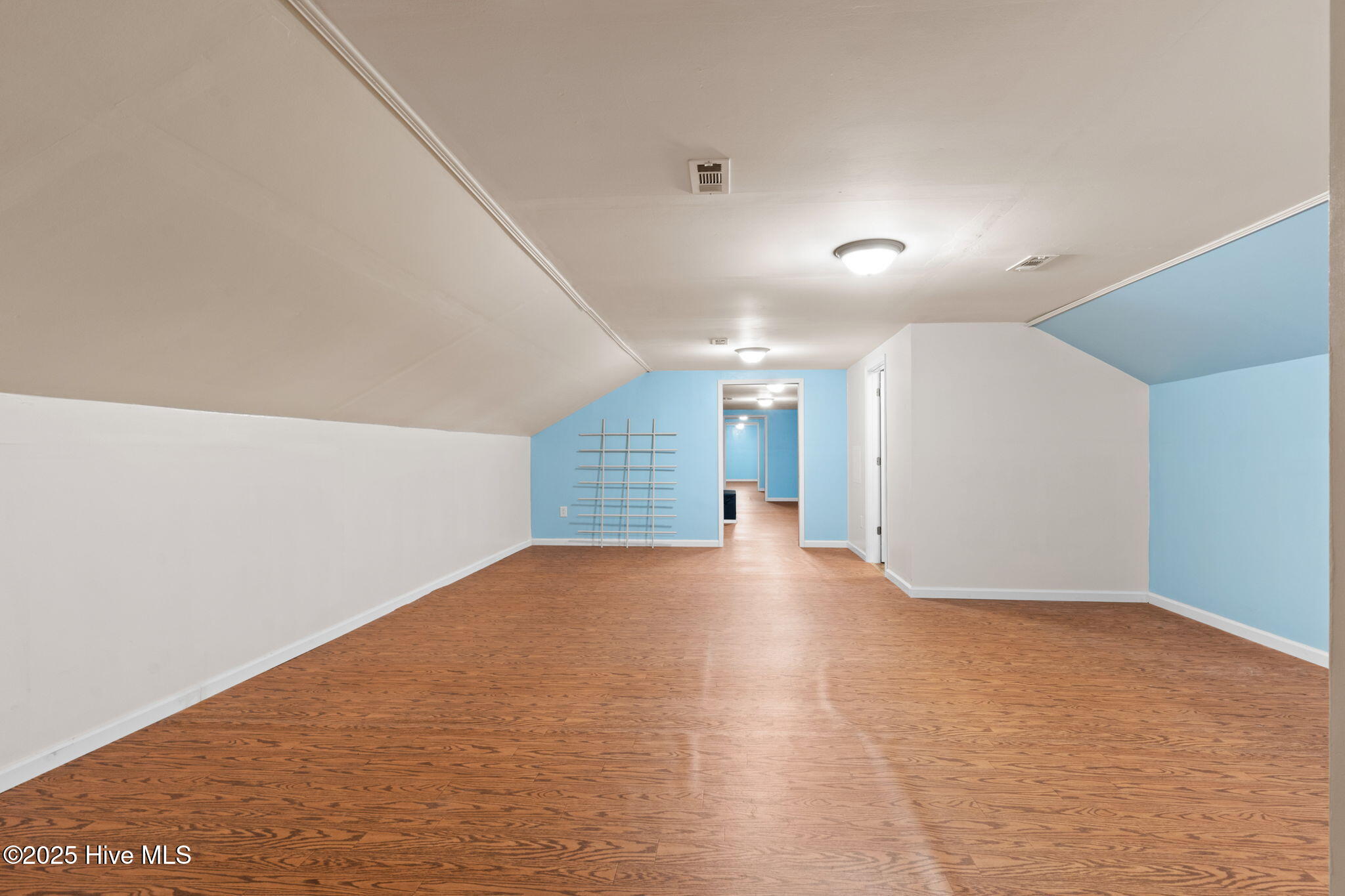 100526462 | Photo 54