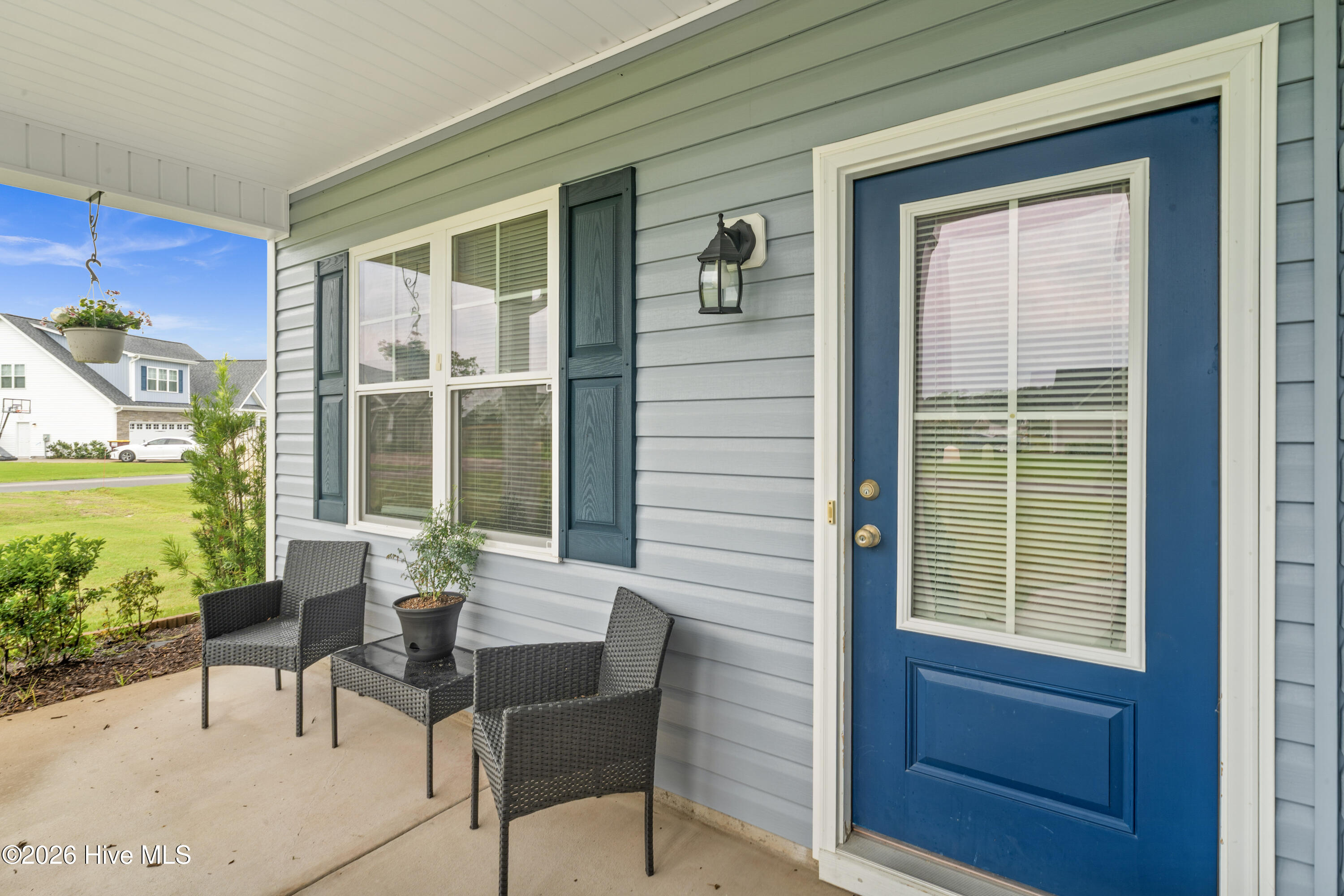 100569273 | Photo 55