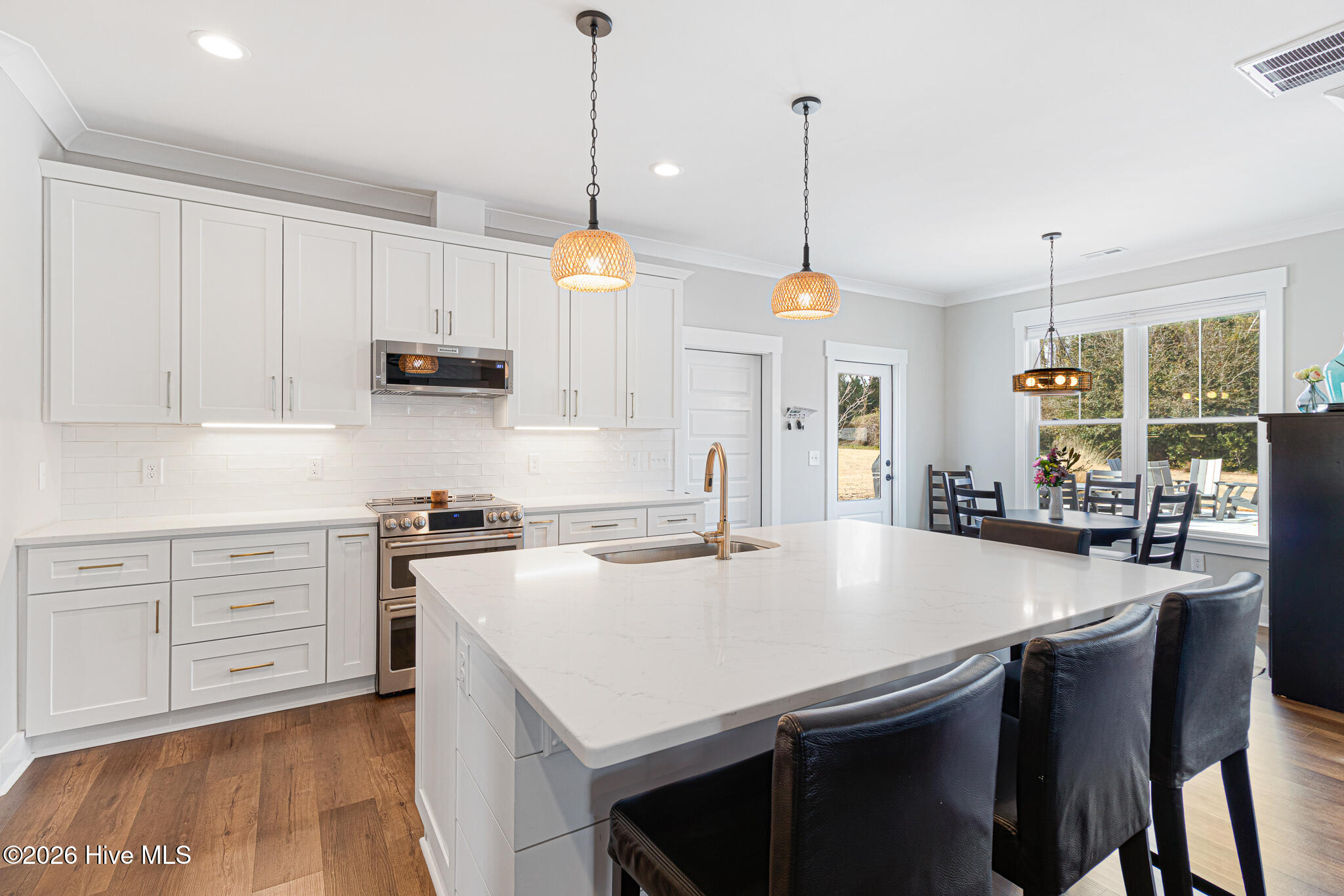 100556315 | Photo 15