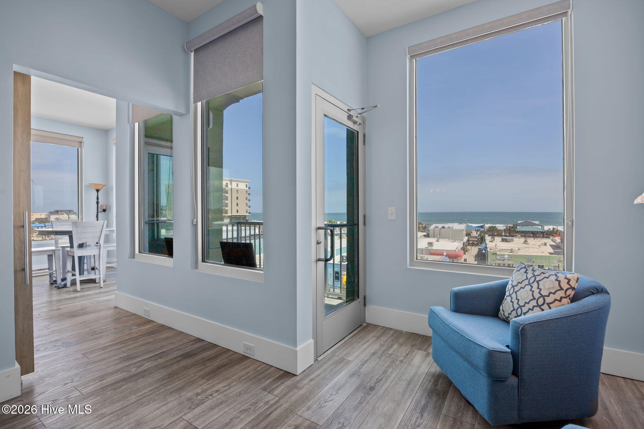 100566225 | Photo 21