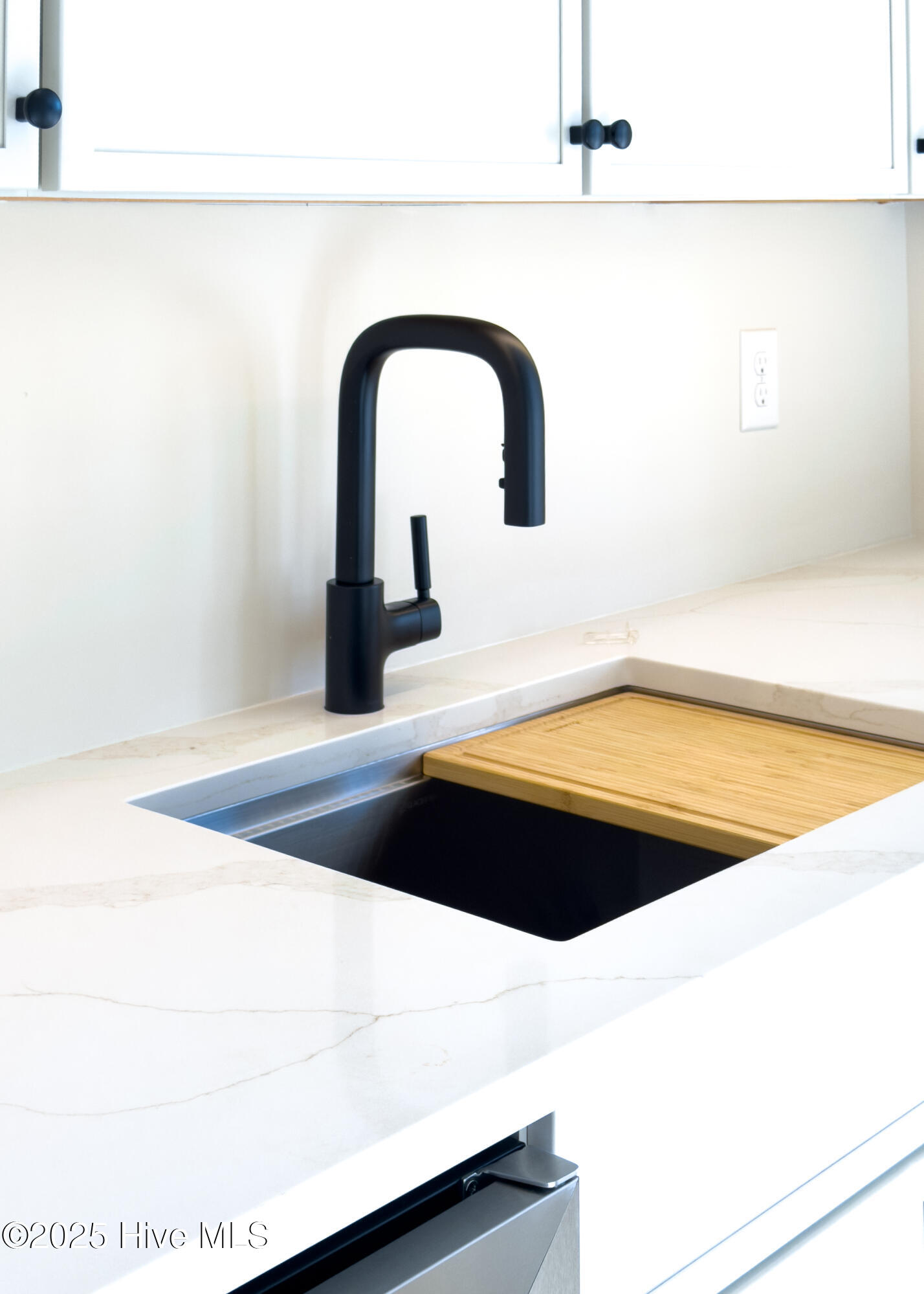 100525288 | Photo 43