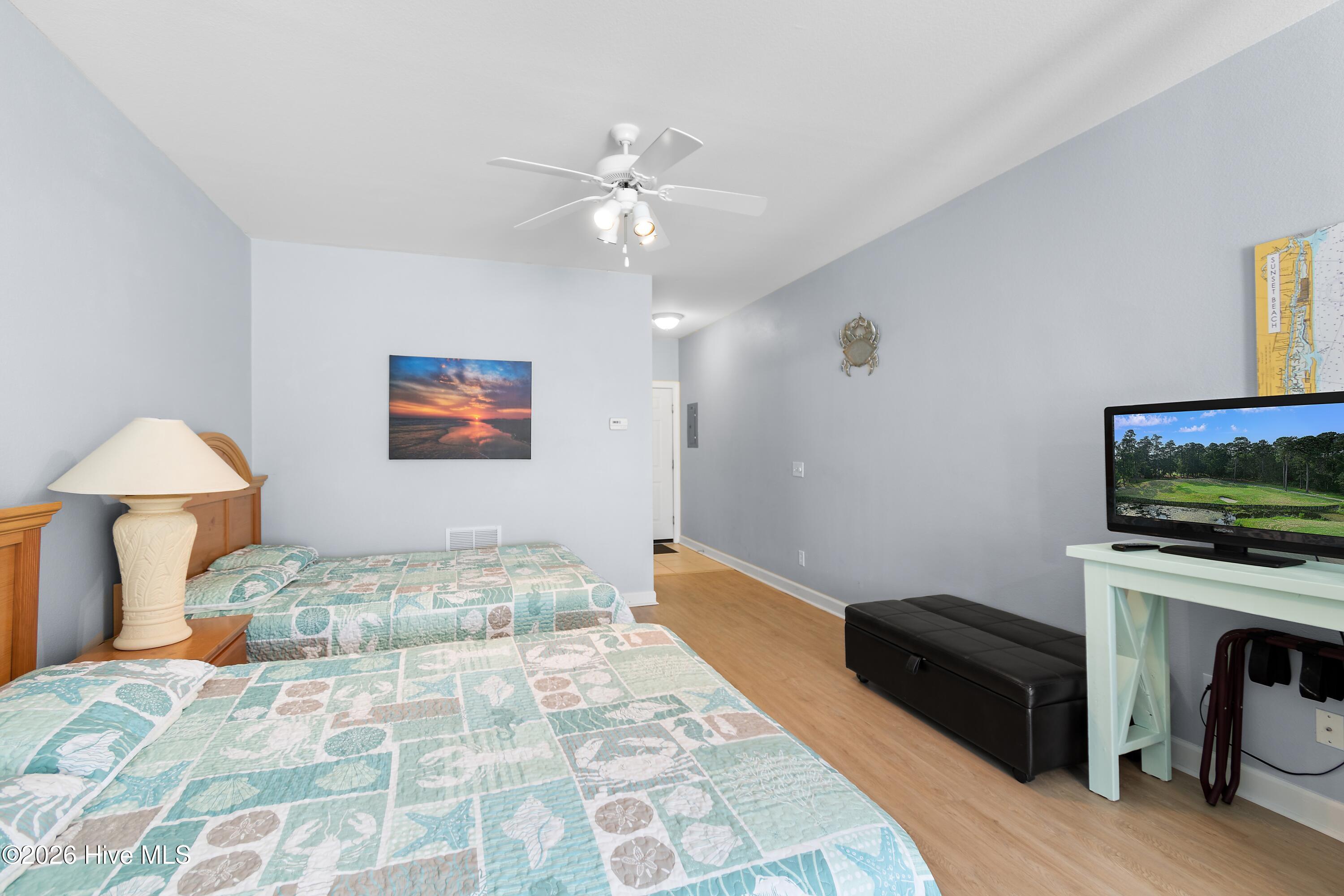 100562819 | Photo 28