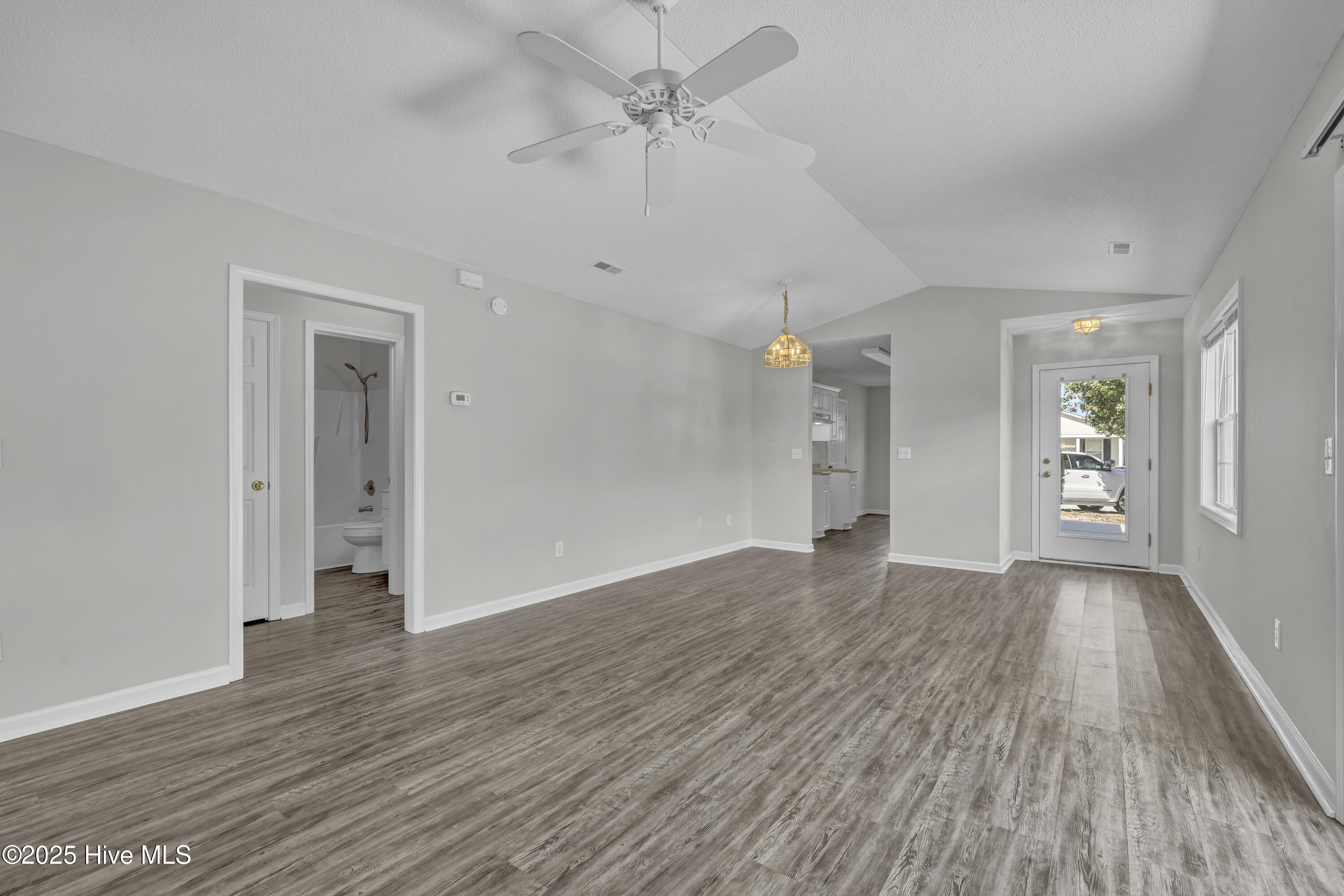 7220 Haskell Court, Wilmington, NC 28411 – photo 4: 004_6q7a6567_994