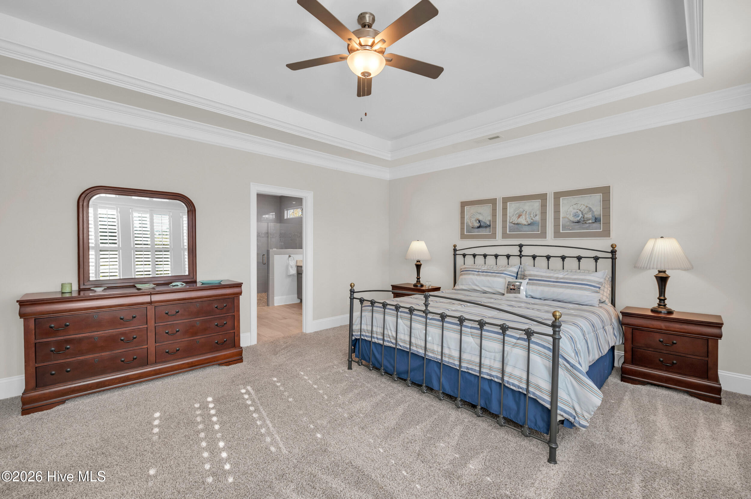 100545849 | Photo 16