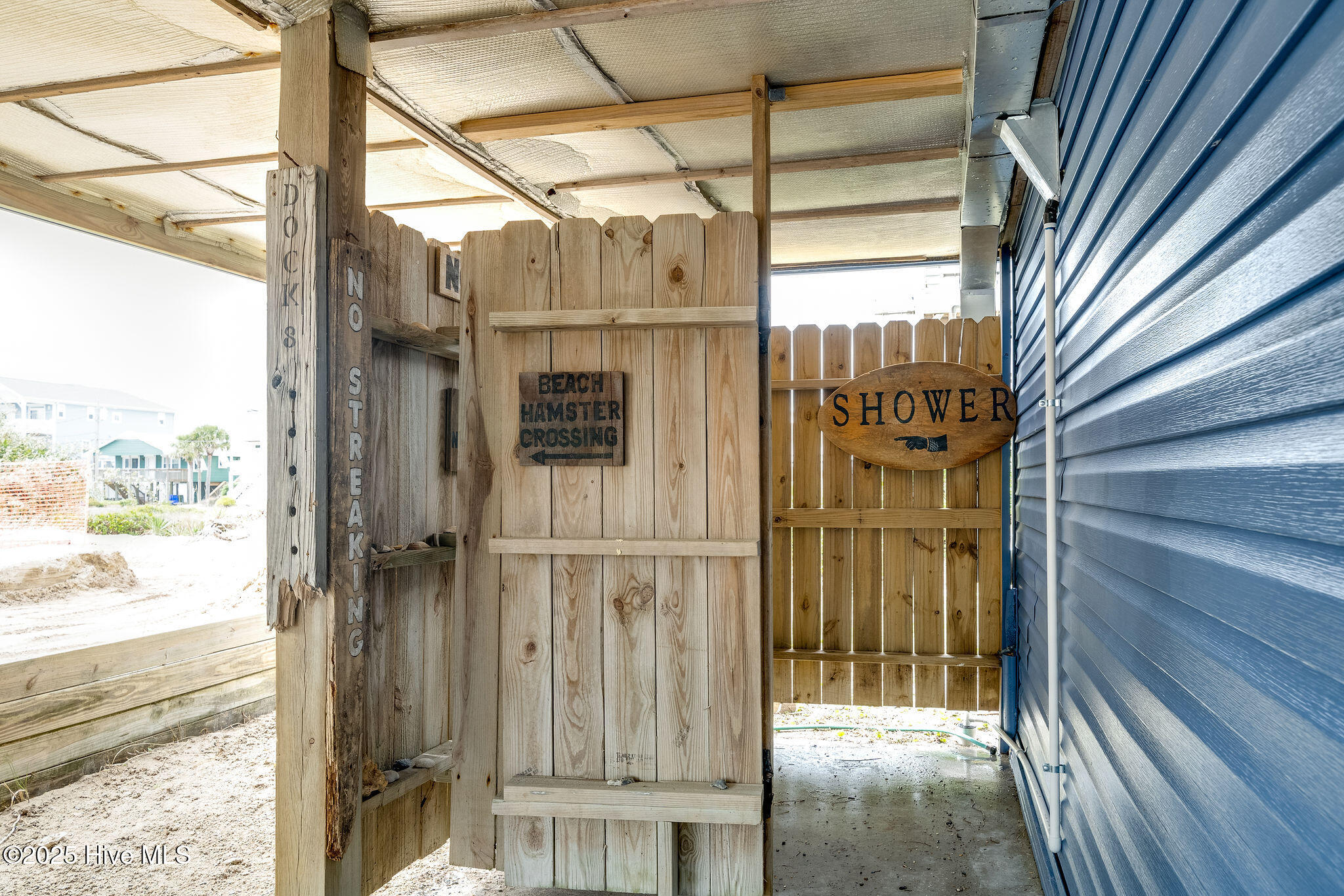 100543531 | Photo 46