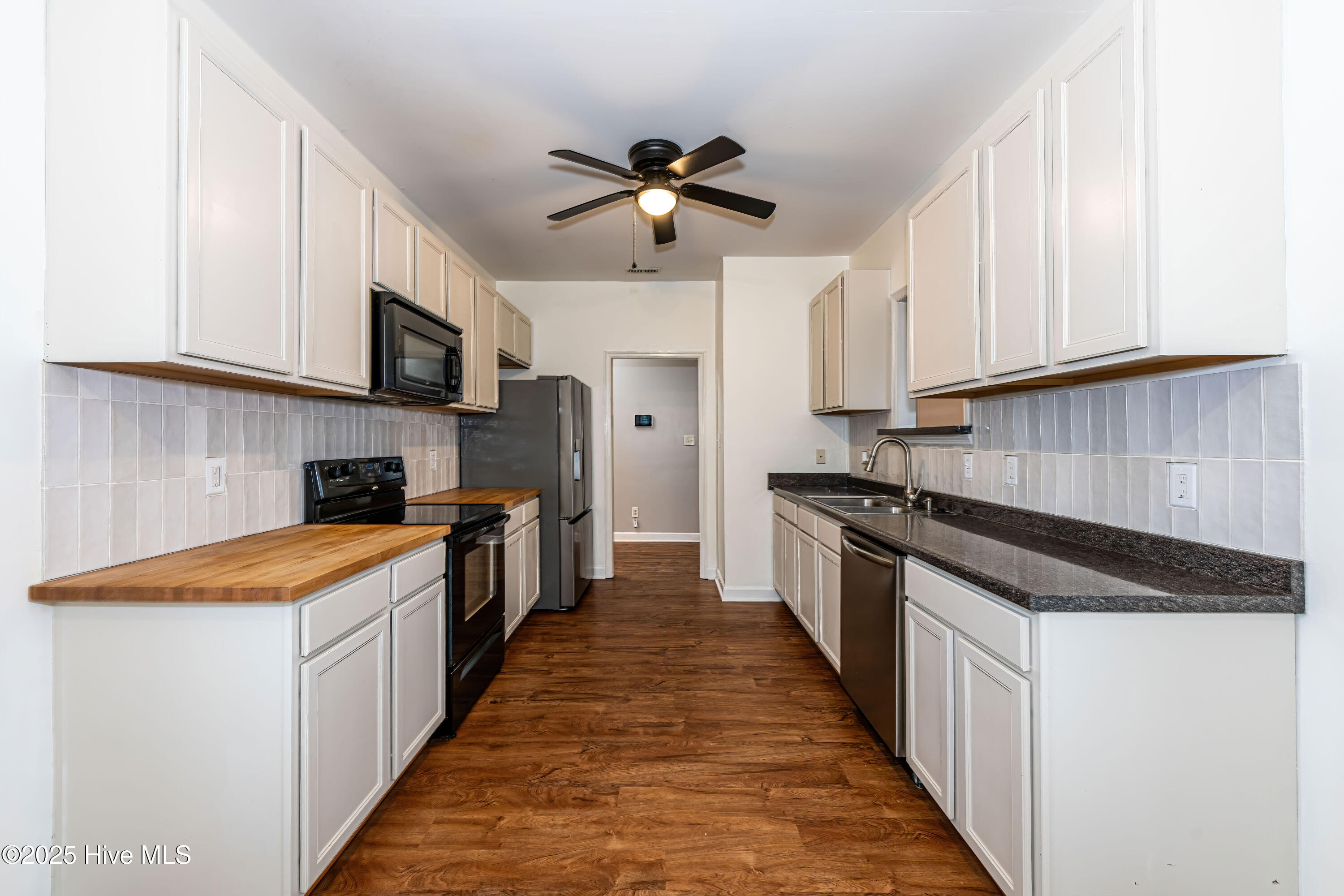 100539008 | Photo 17