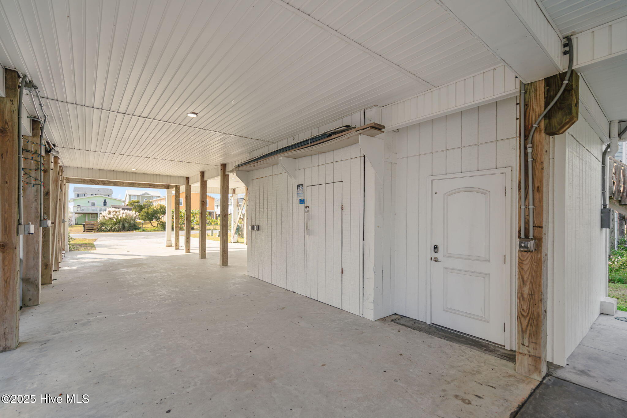 100541907 | Photo 58