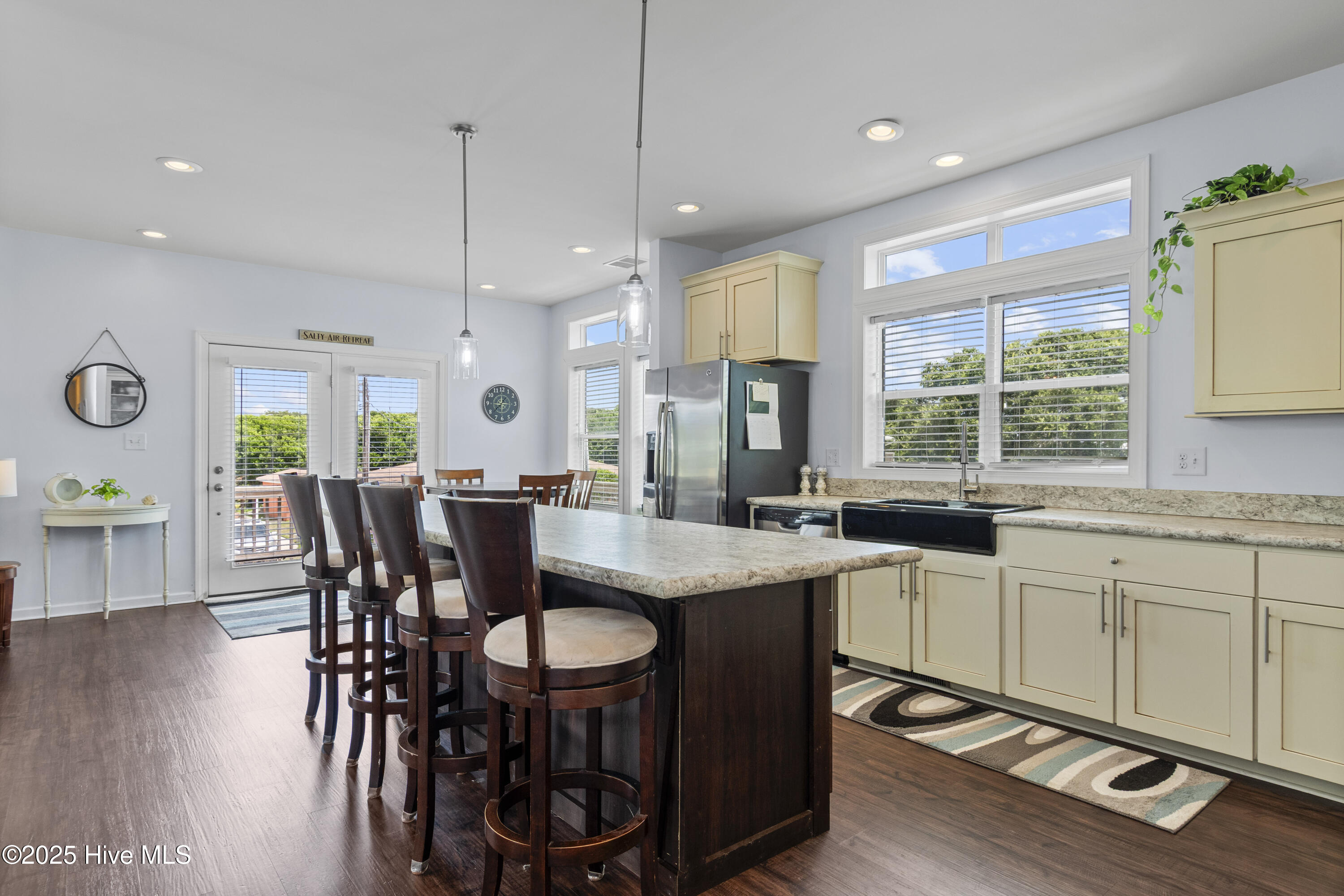 100520173 | Photo 19