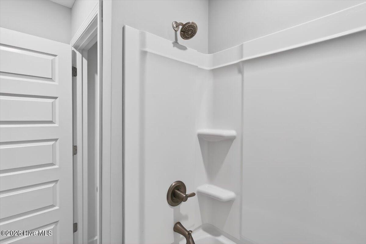 100552947 | Photo 42