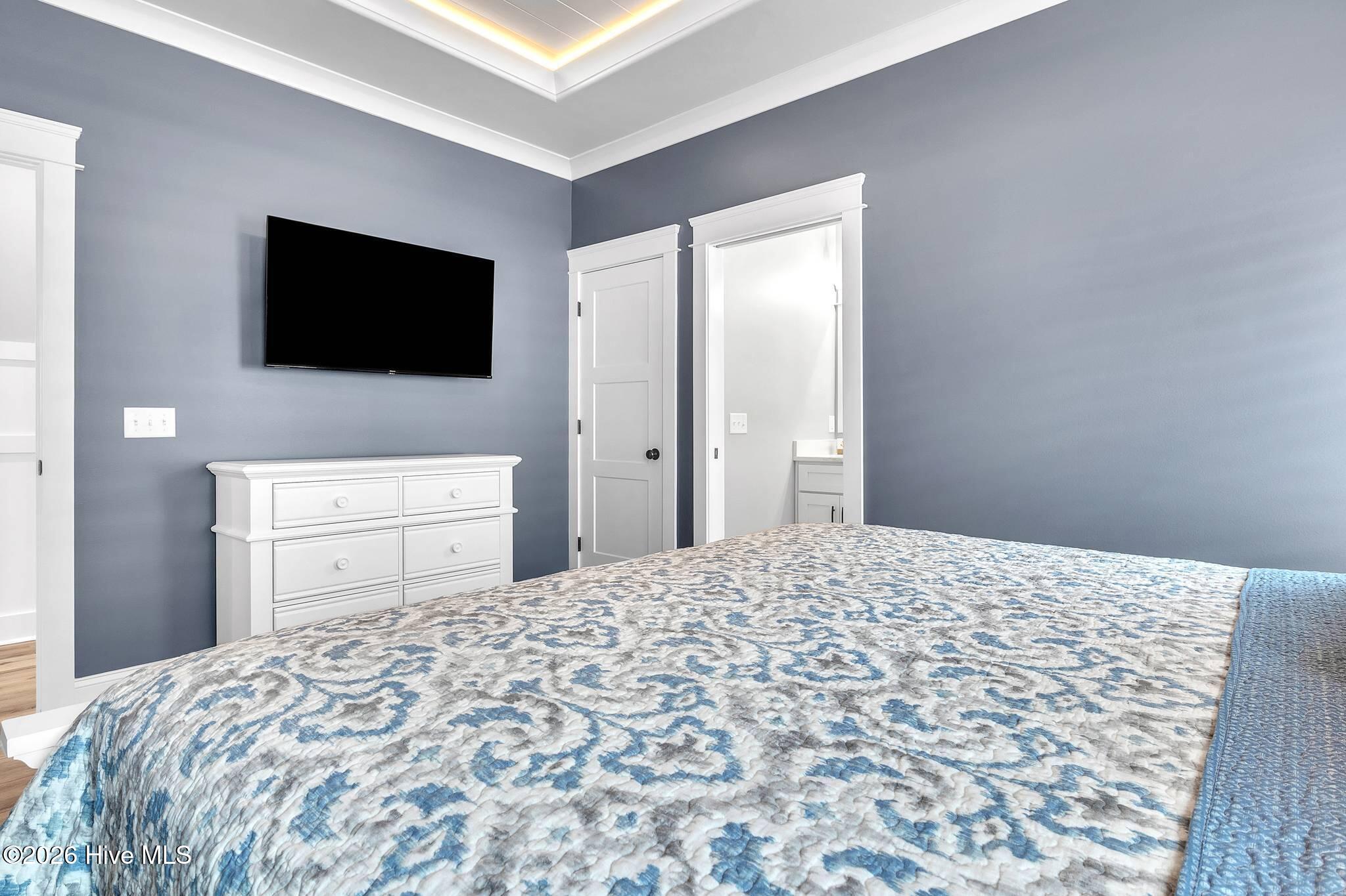 100558345 | Photo 90