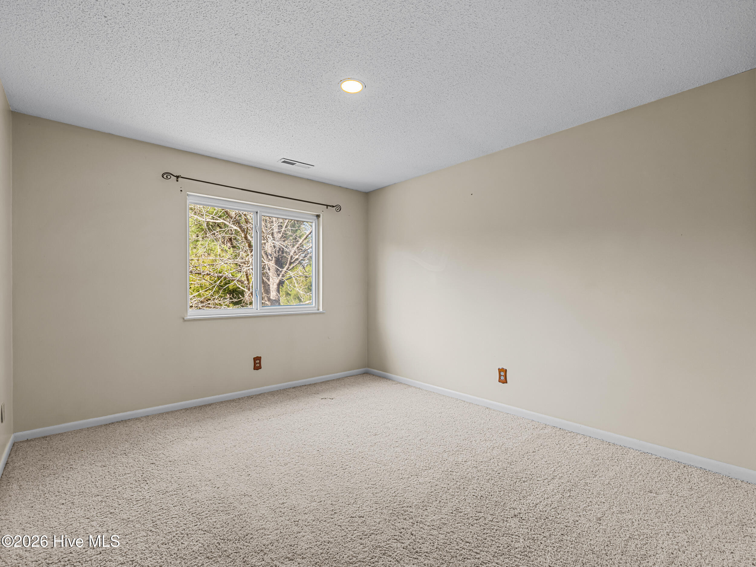 100561743 | Photo 48