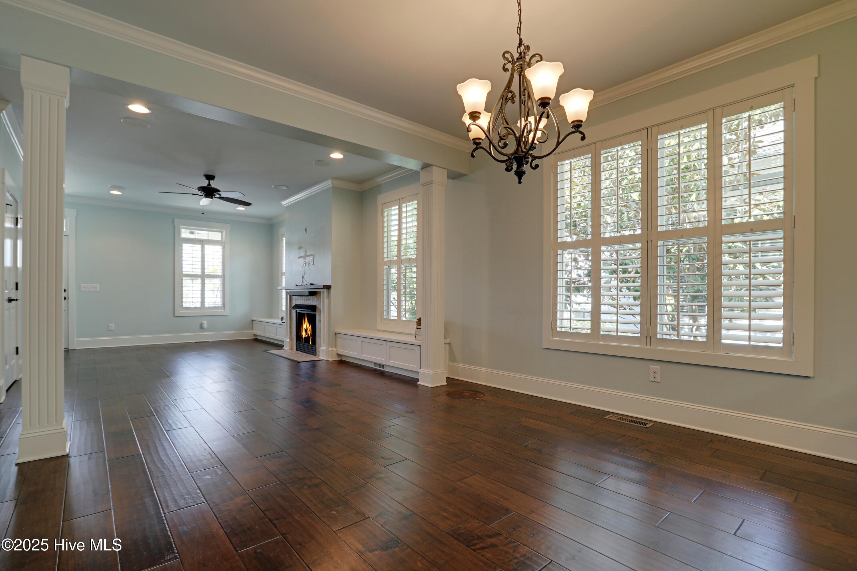 100502836 | Photo 40