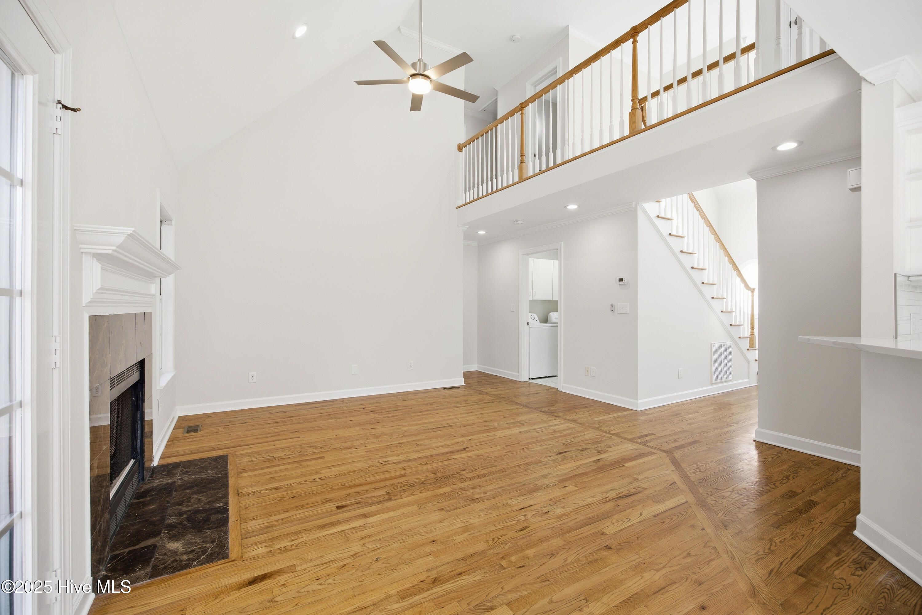 100545806 | Photo 15