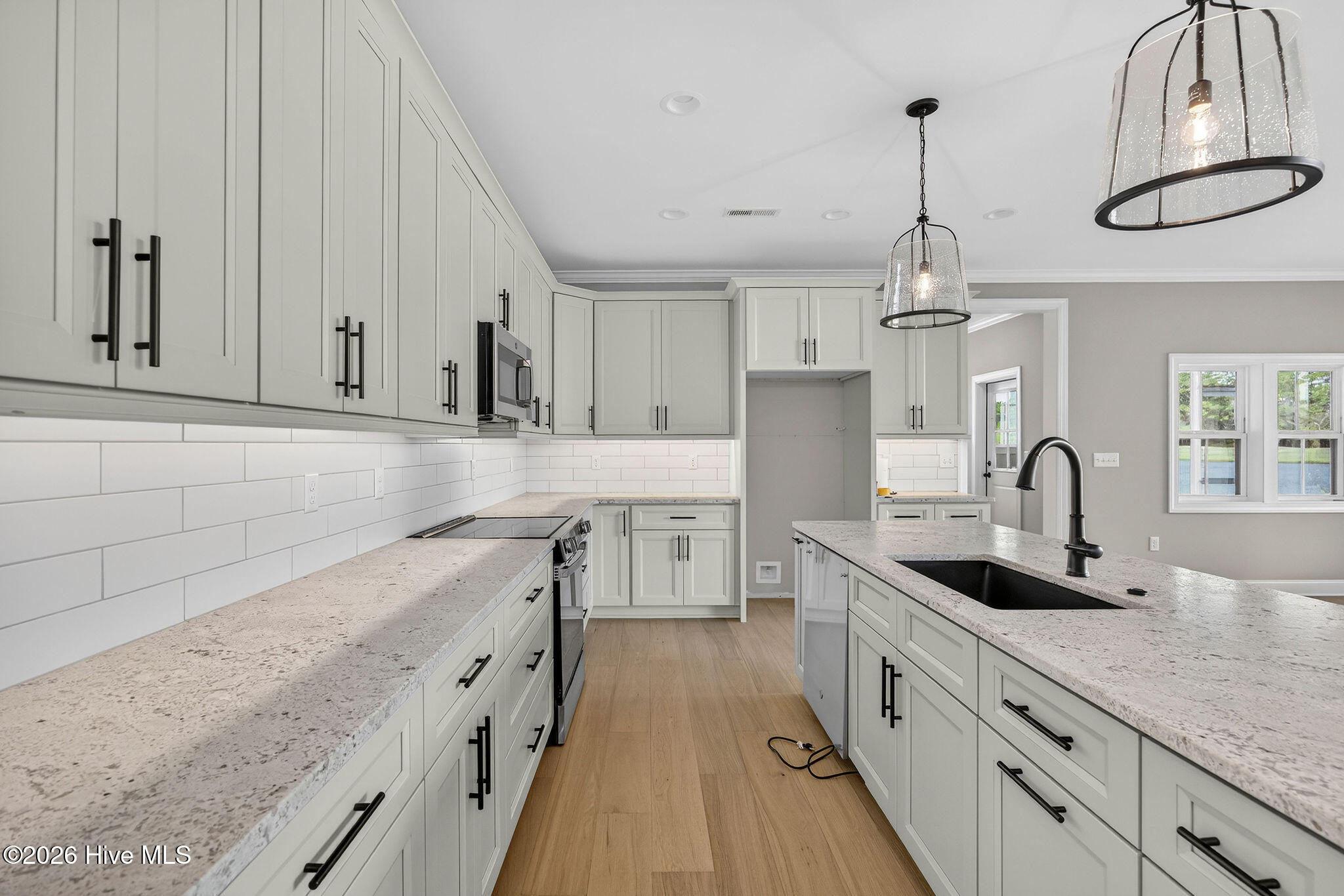 100542408 | Photo 29