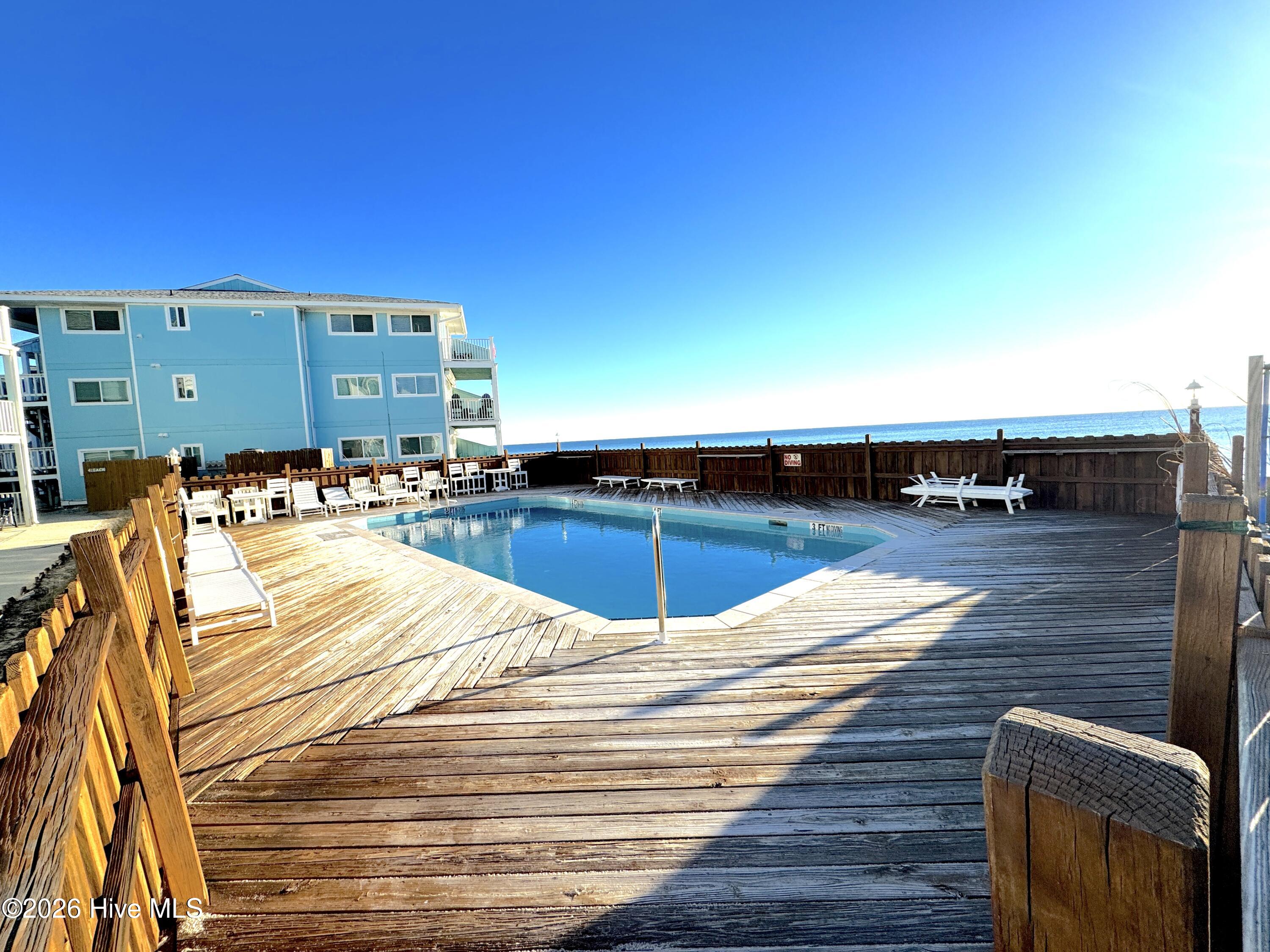 100550849 | Photo 14