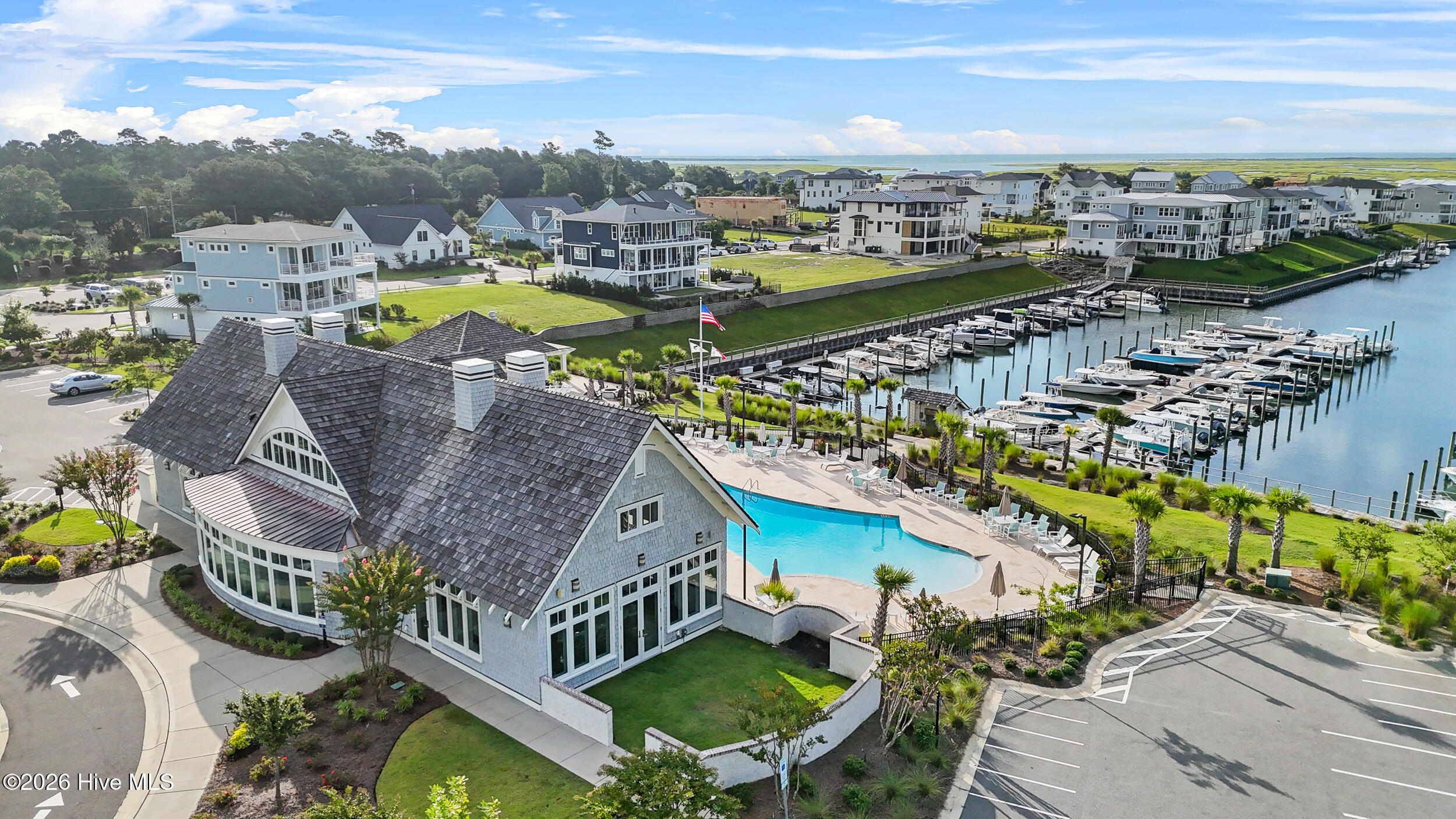 100551268 | Photo 77