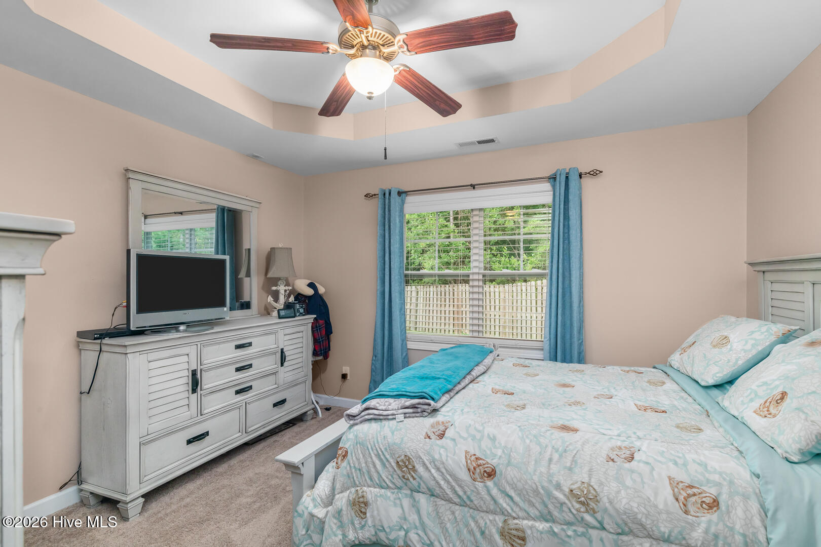 100562392 | Photo 23