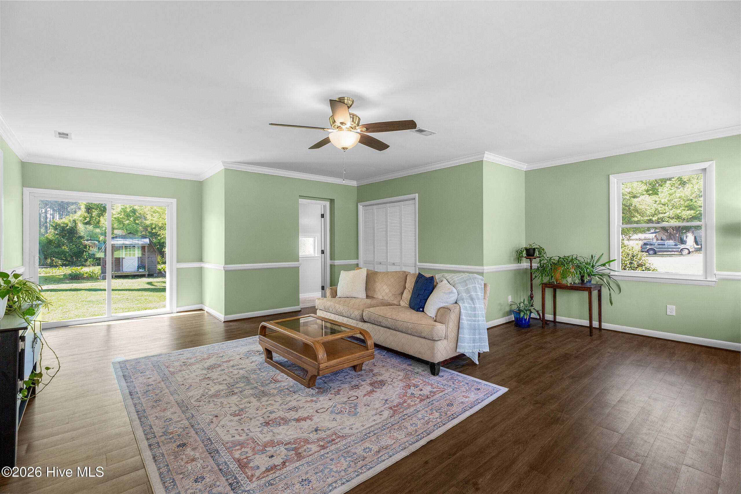 100567533 | Photo 16