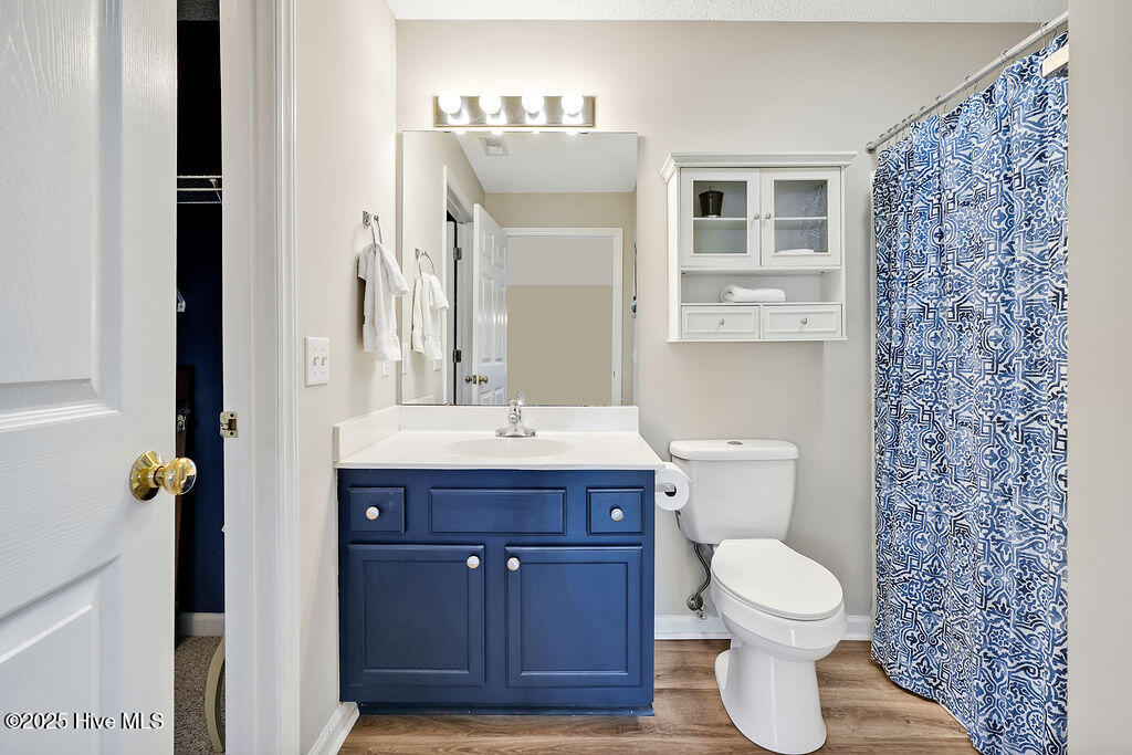 100554585 | Photo 16