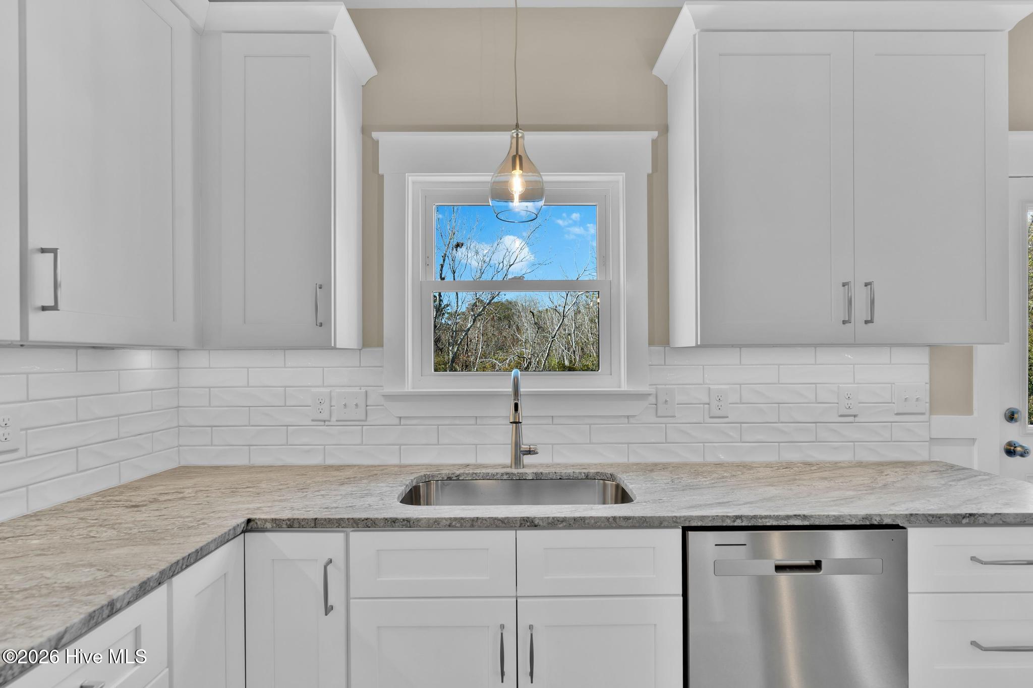 100547277 | Photo 10