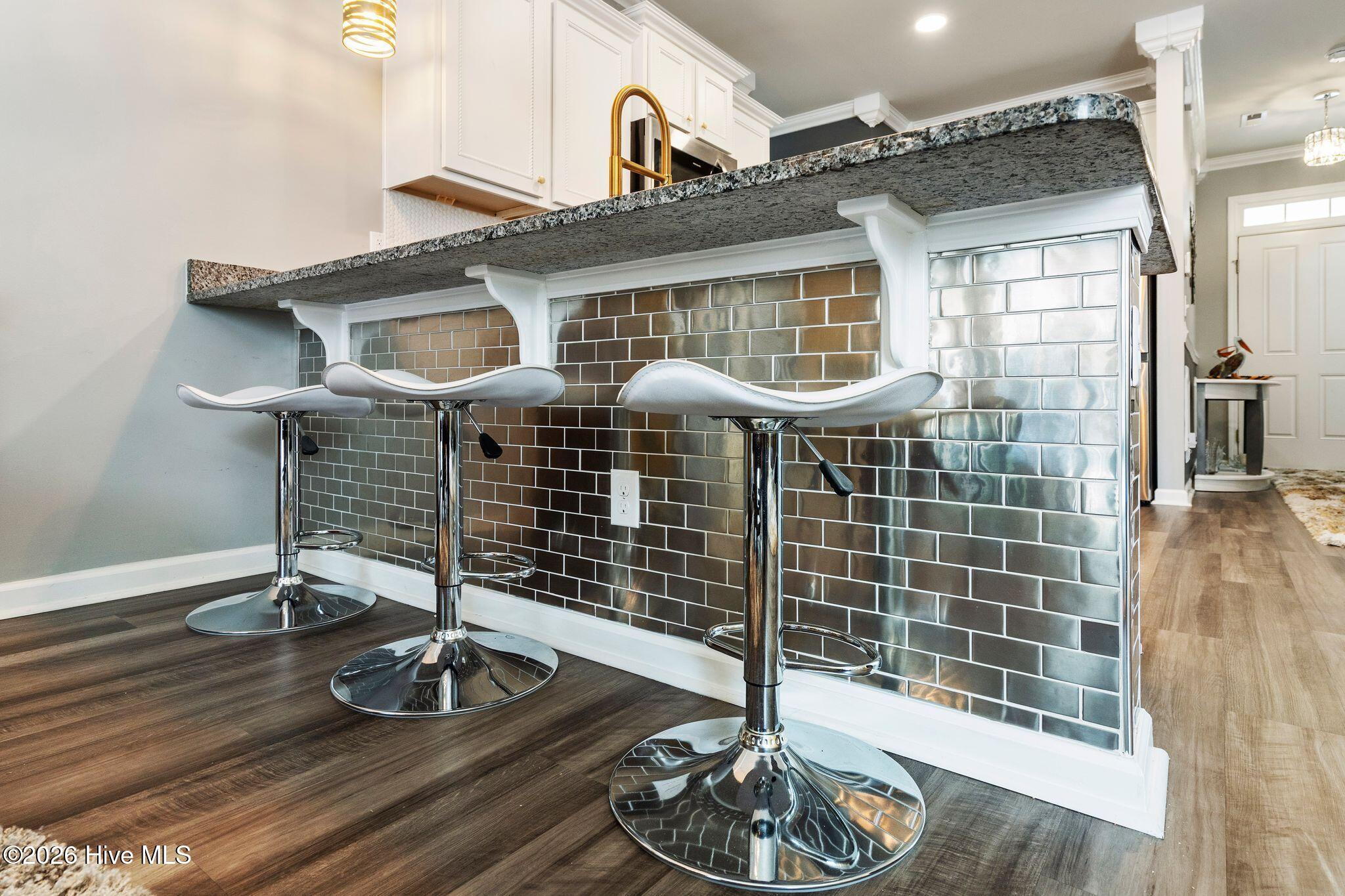 100550283 | Photo 18