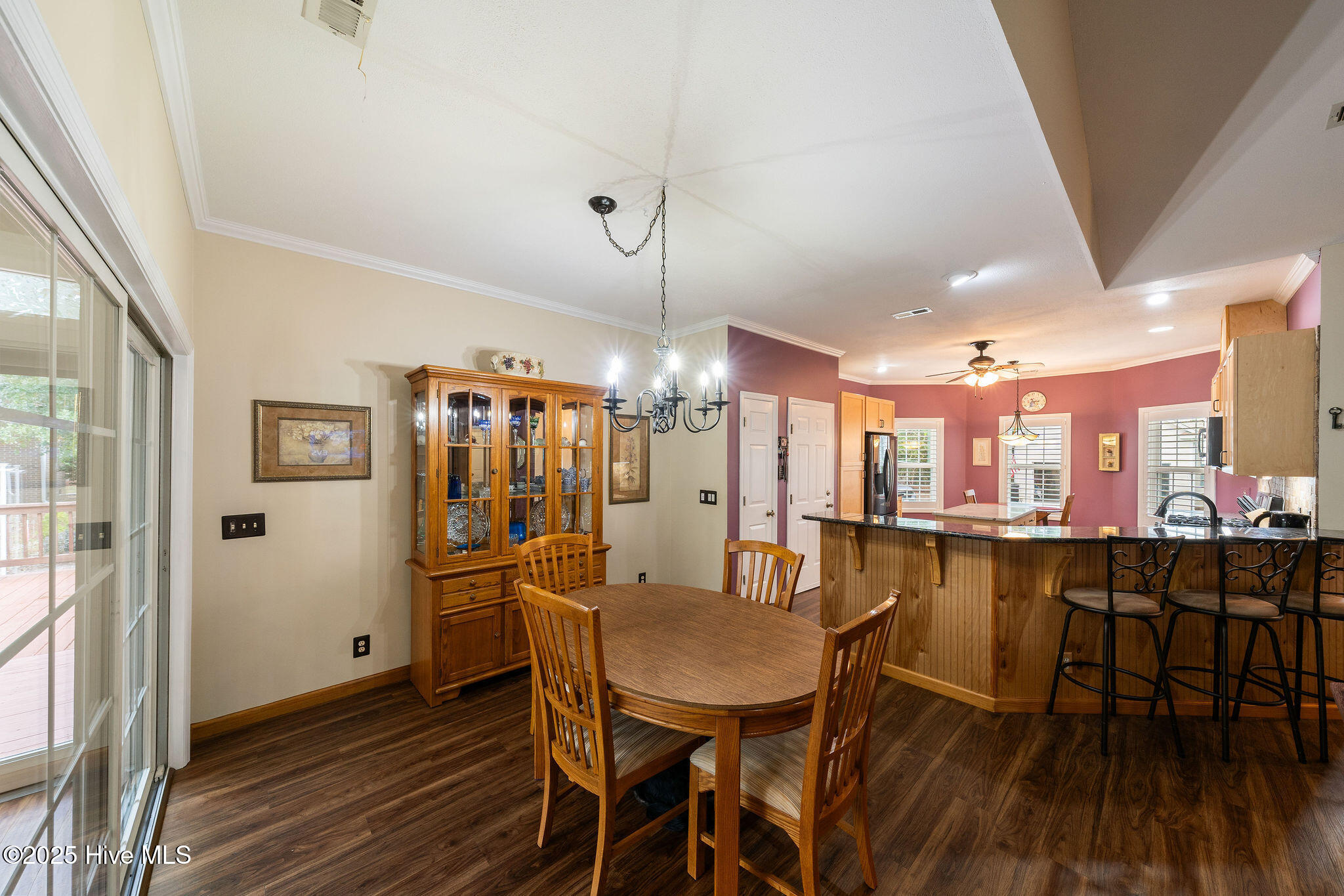 100537327 | Photo 20