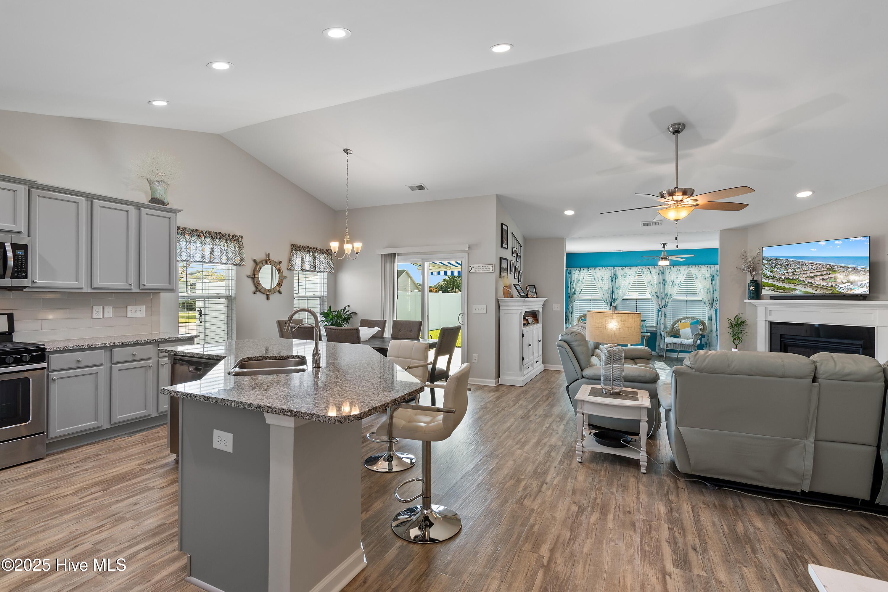 100535031 | Photo 13