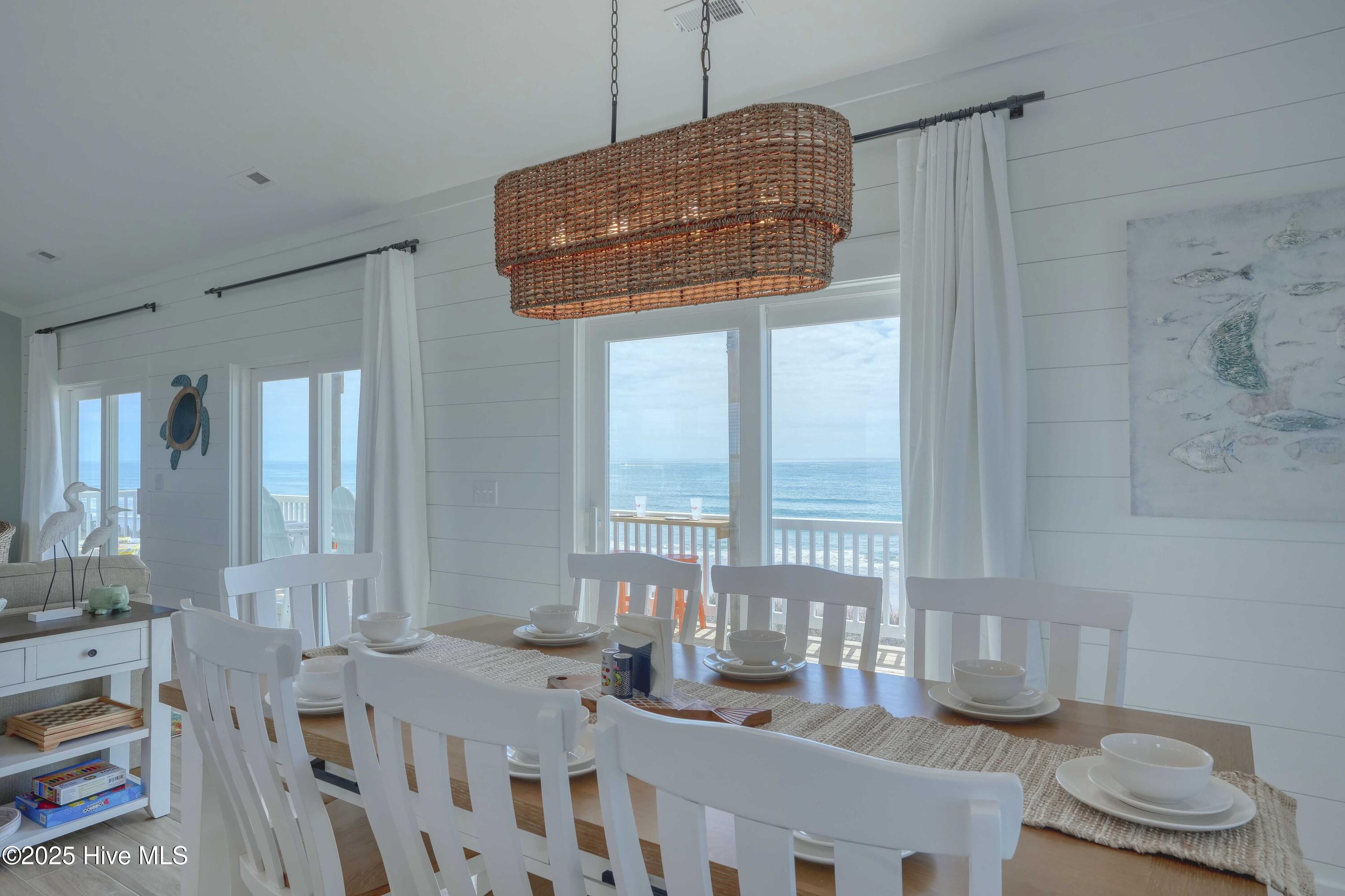 100522890 | Photo 40