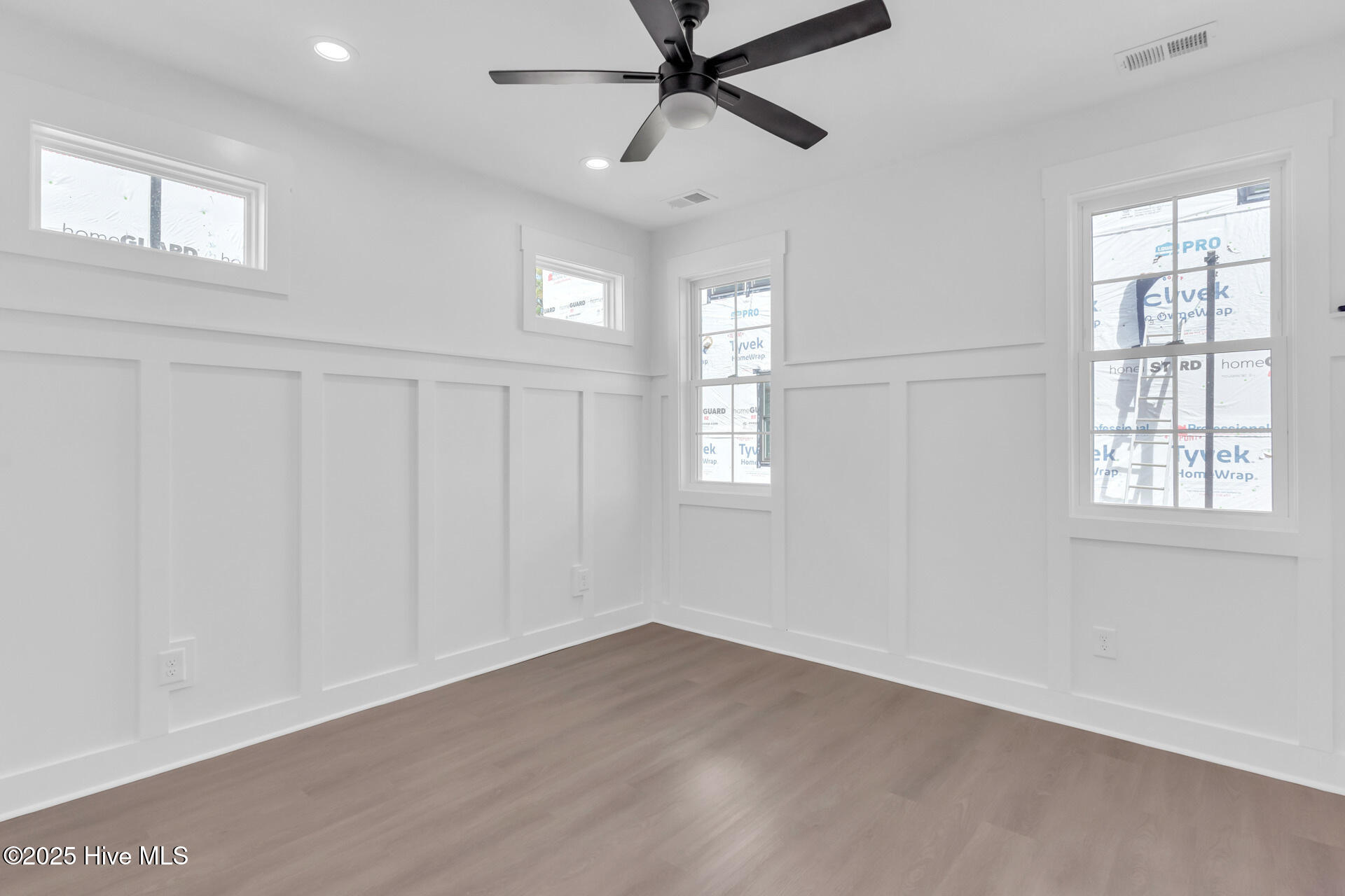 100534811 | Photo 16