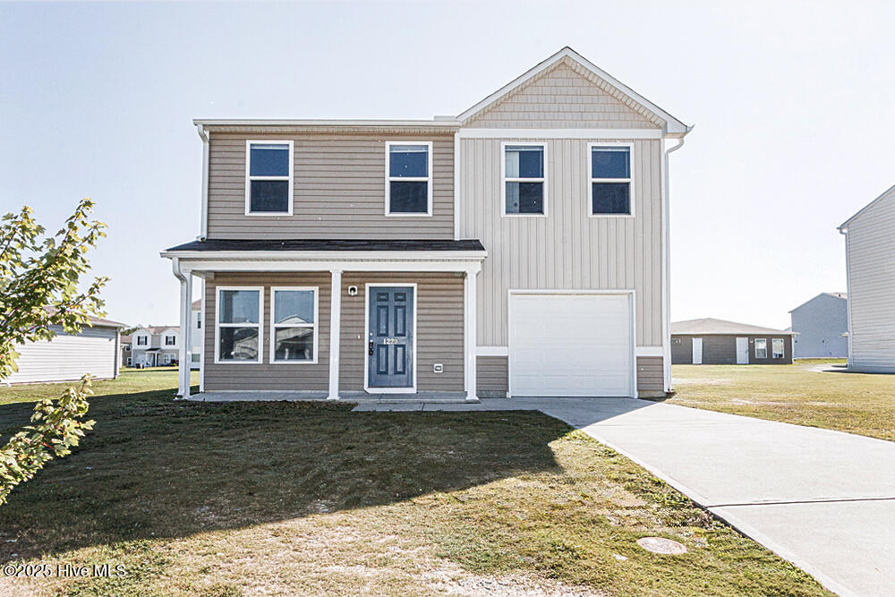 UPDATED 3 BR / 2.5 BA + Flex Space!