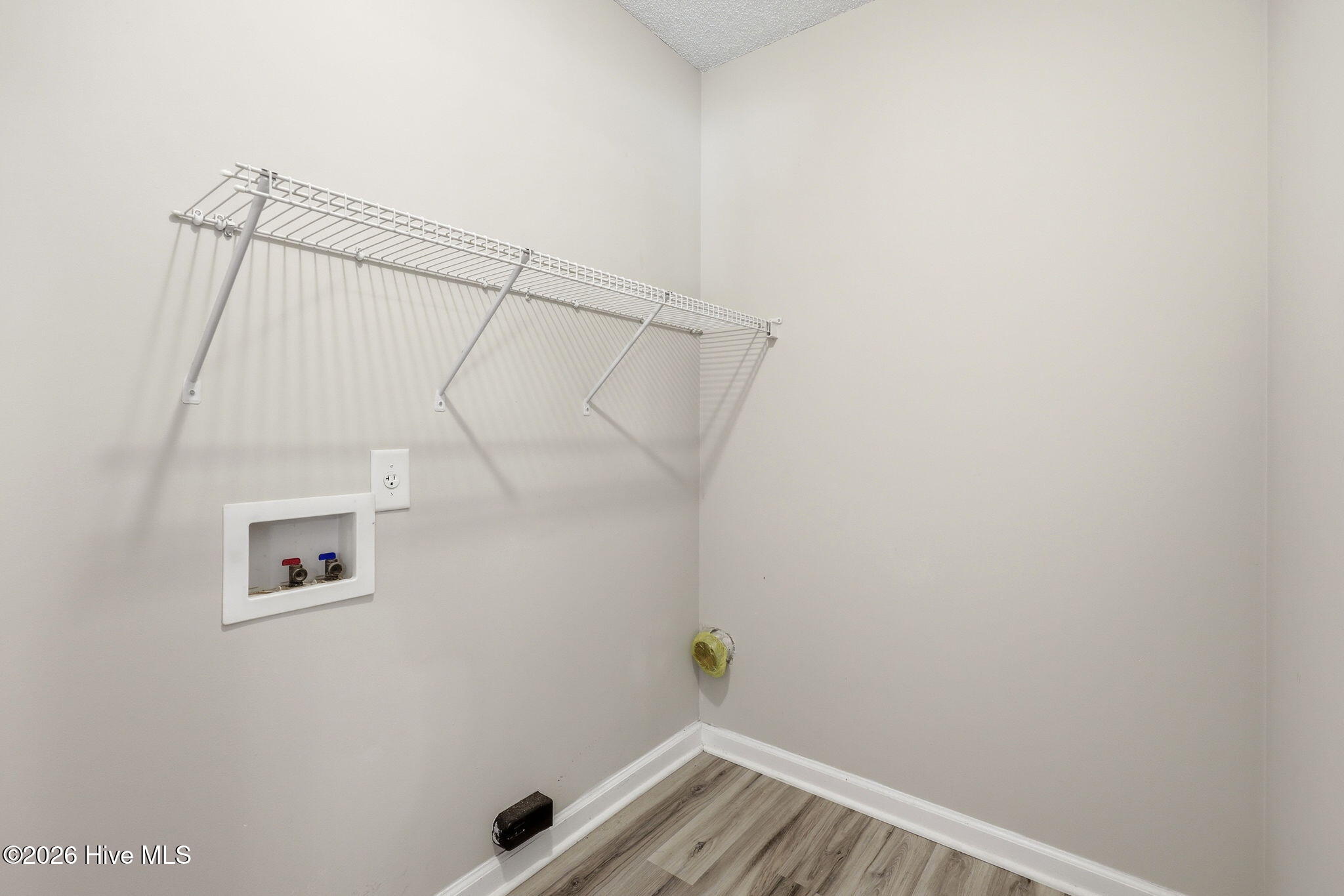 100581244 | Photo 10