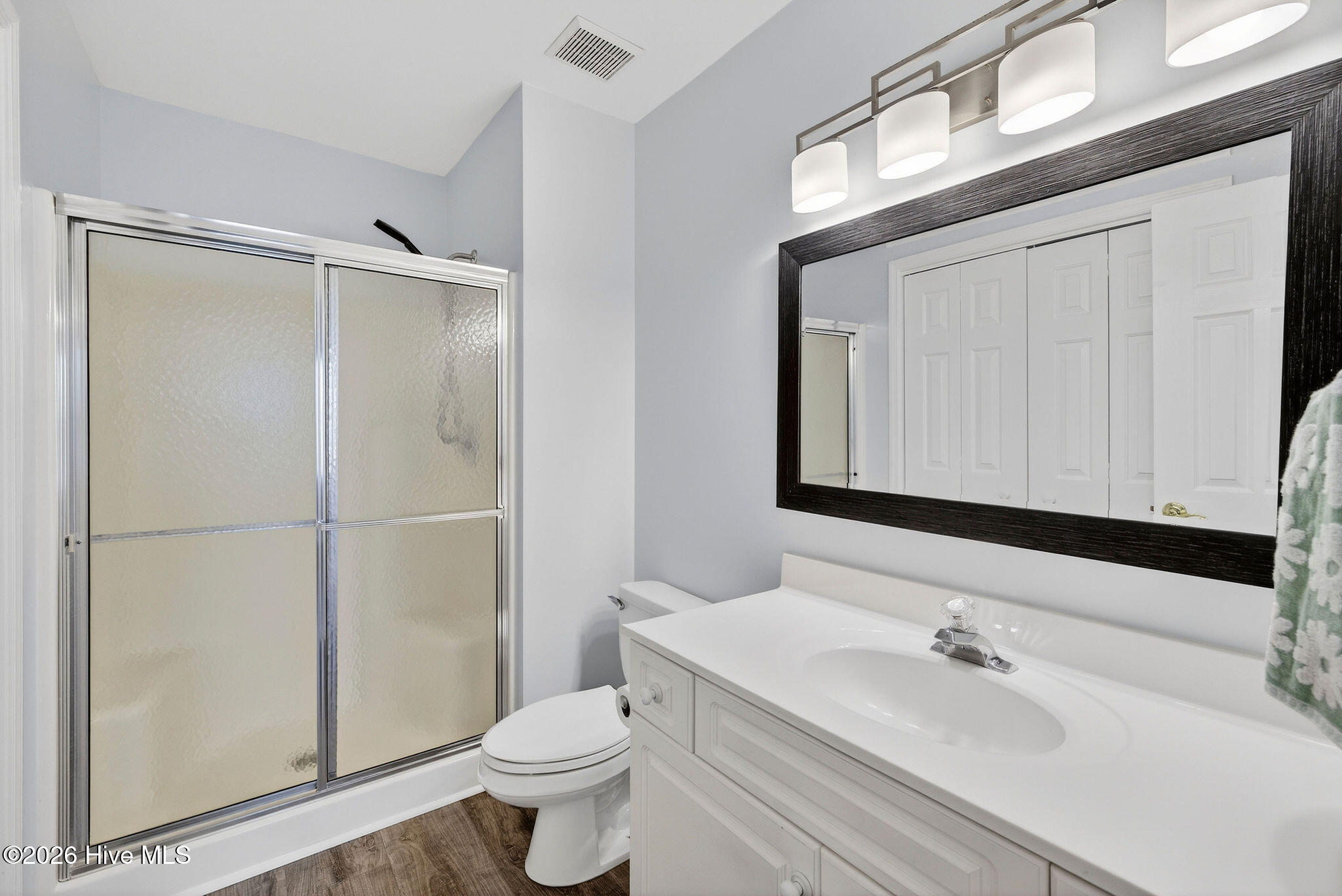 100561211 | Photo 23