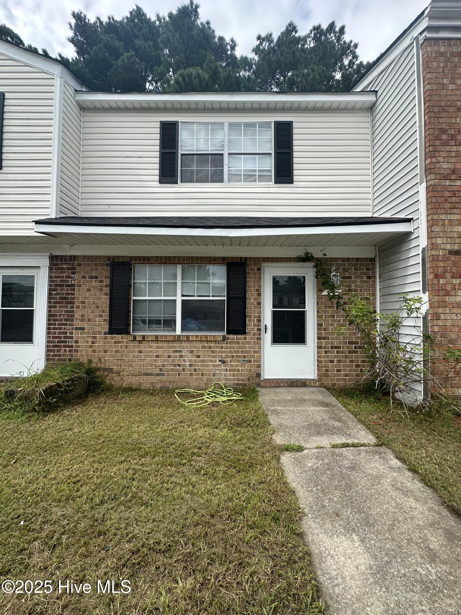 Property at 412 Myrtlewood Circle