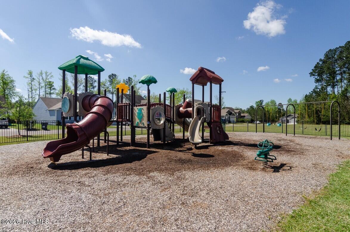 100564781 | Photo 40