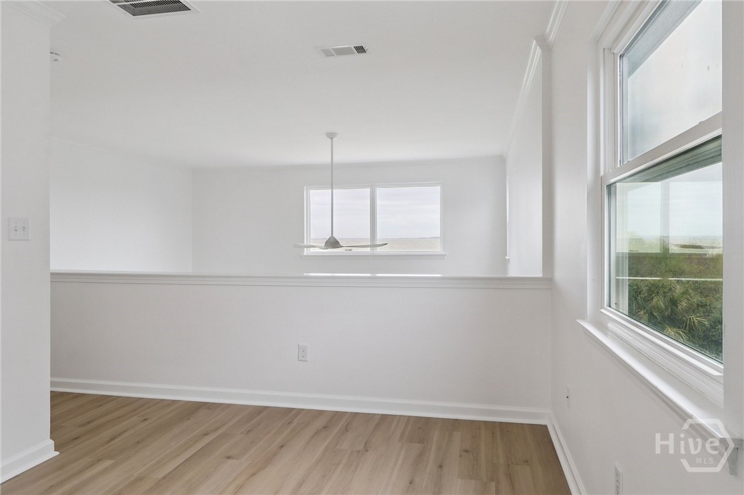 Sitting area / entry to bonus bedroom/office with en suite