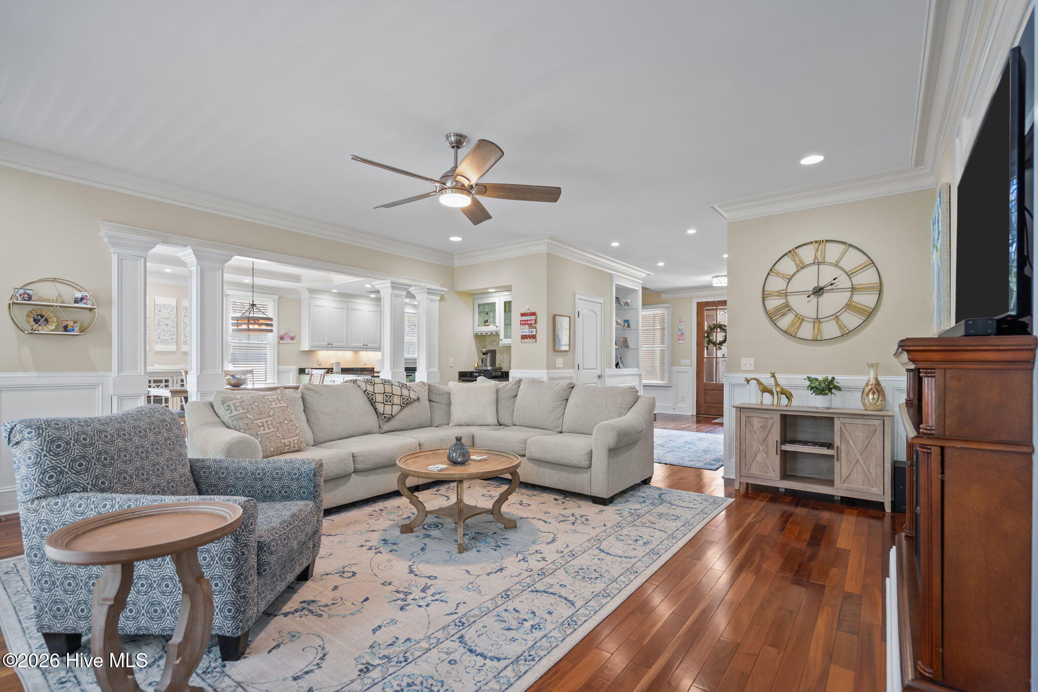 100561937 | Photo 20