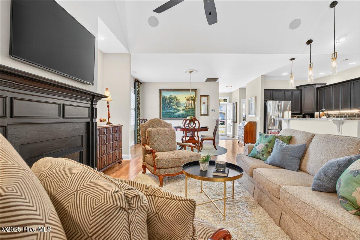 100541263 | Photo 17