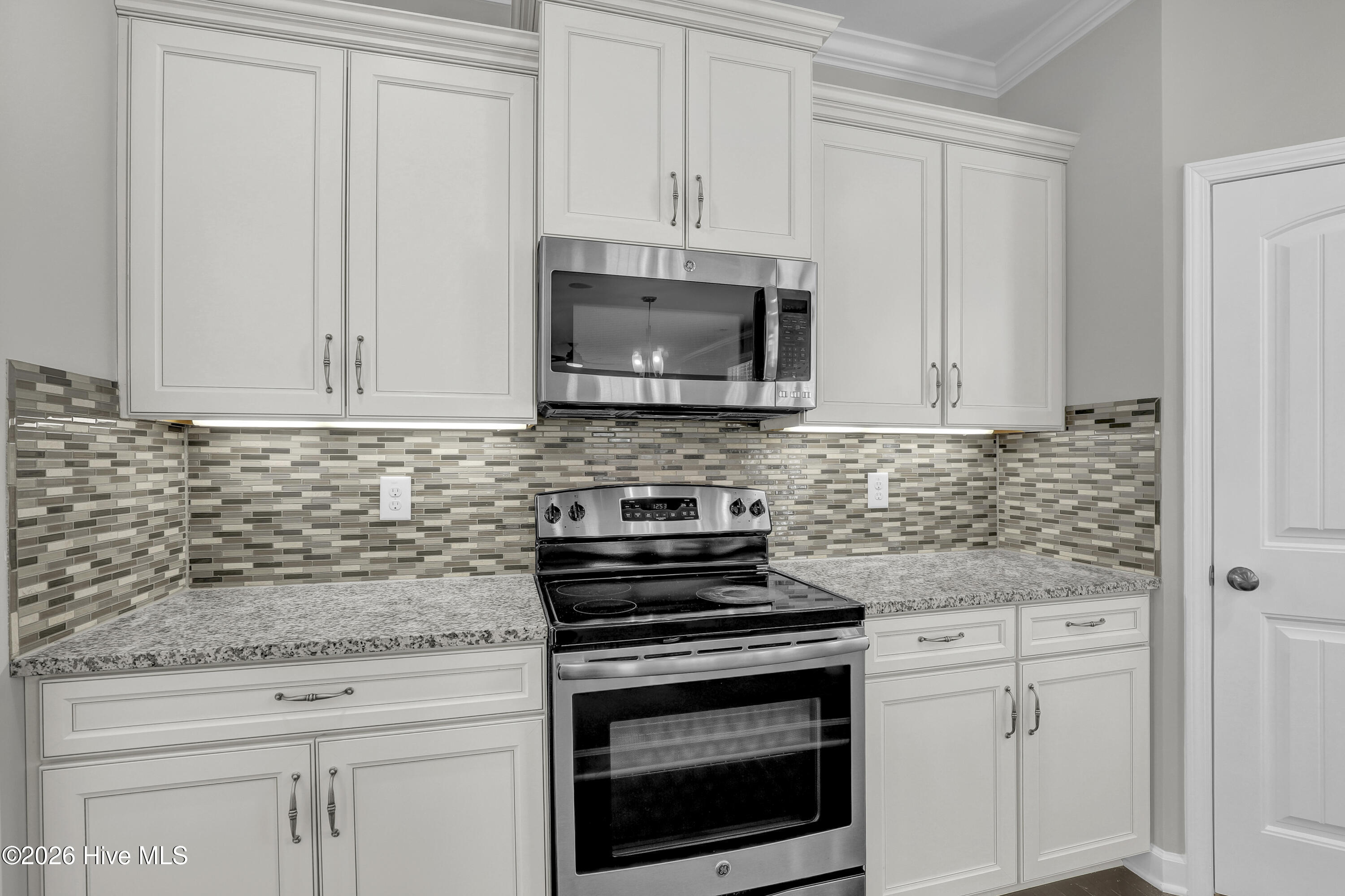 100556478 | Photo 11