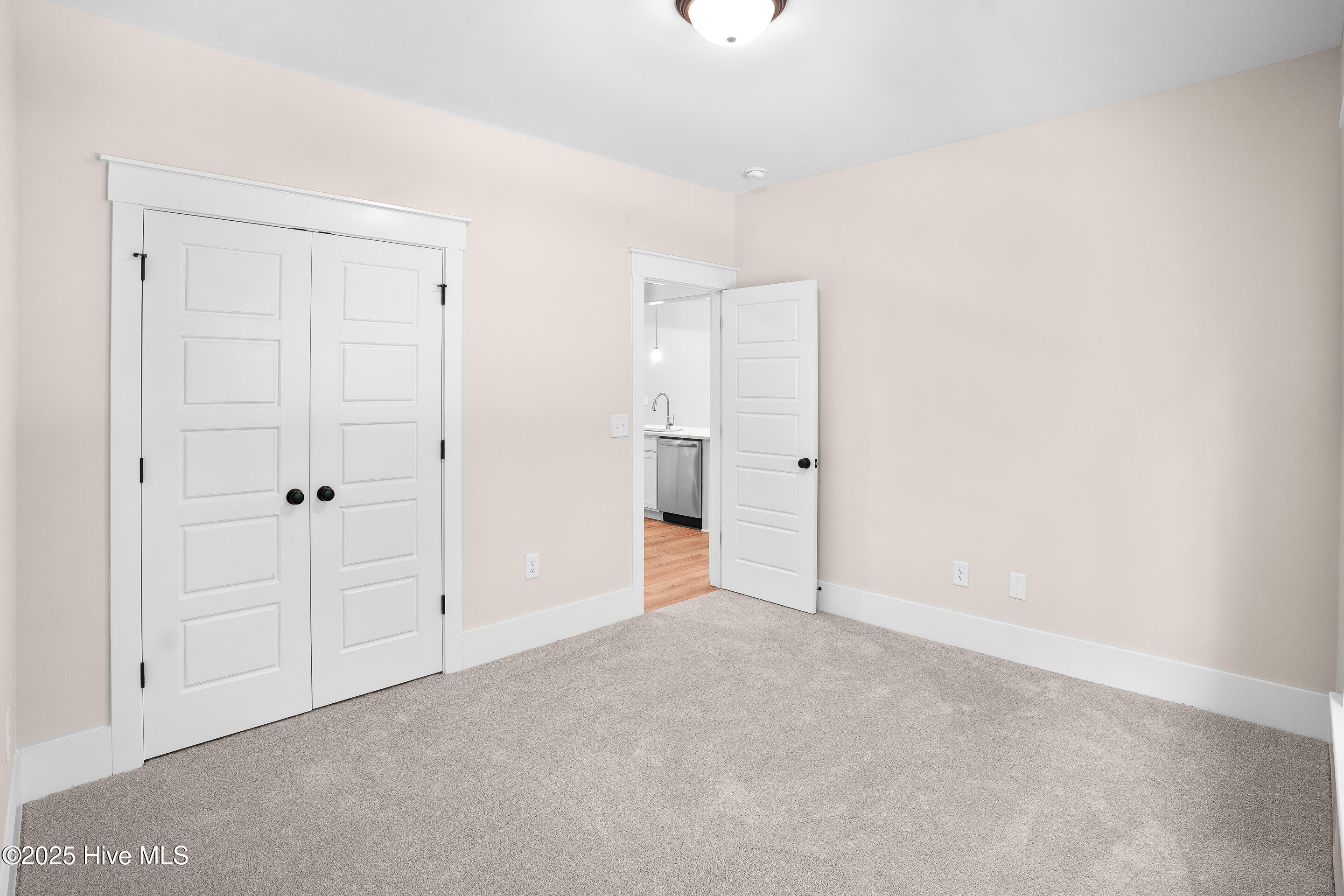 100483922 | Photo 26