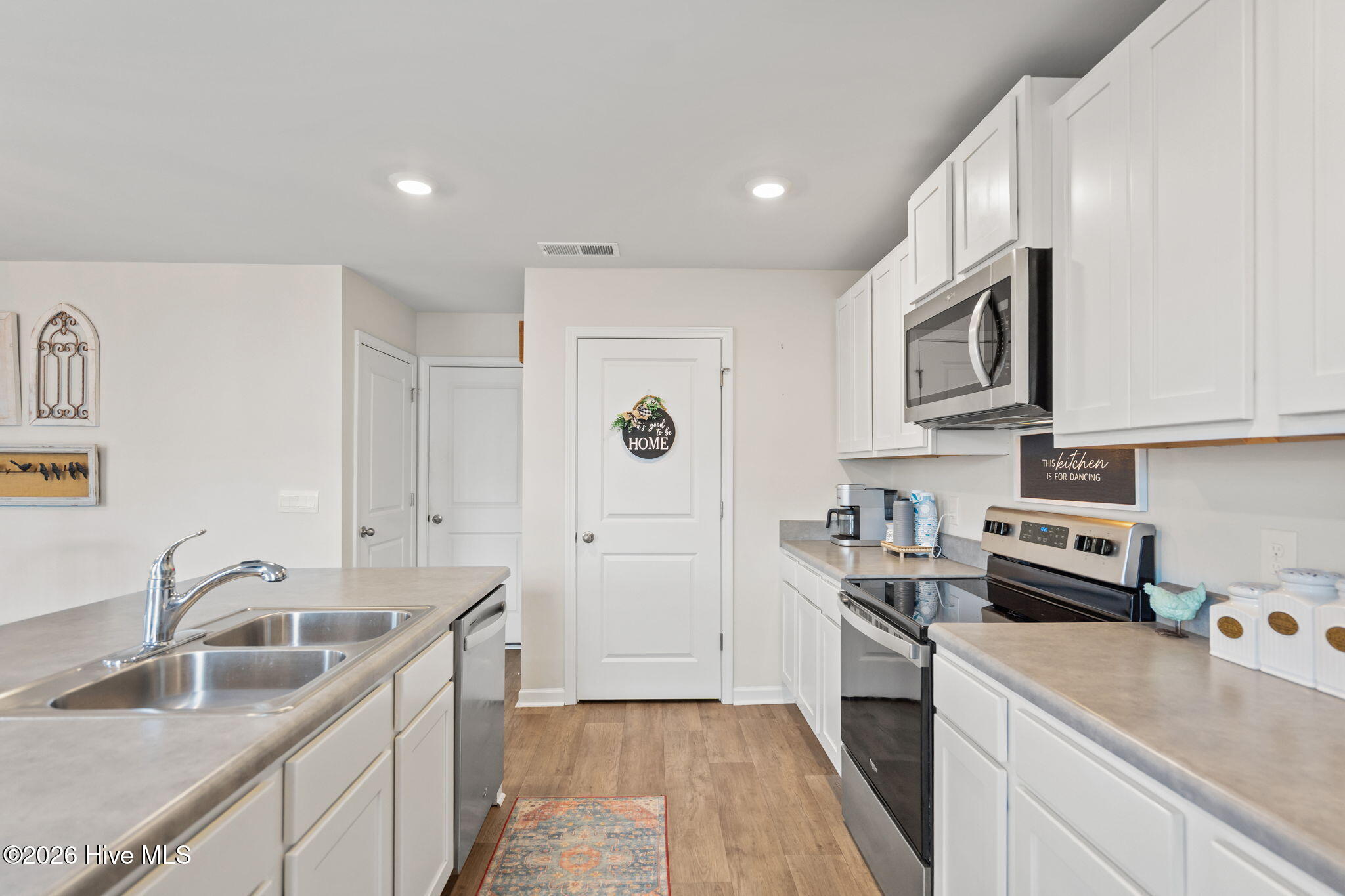 100554763 | Photo 21