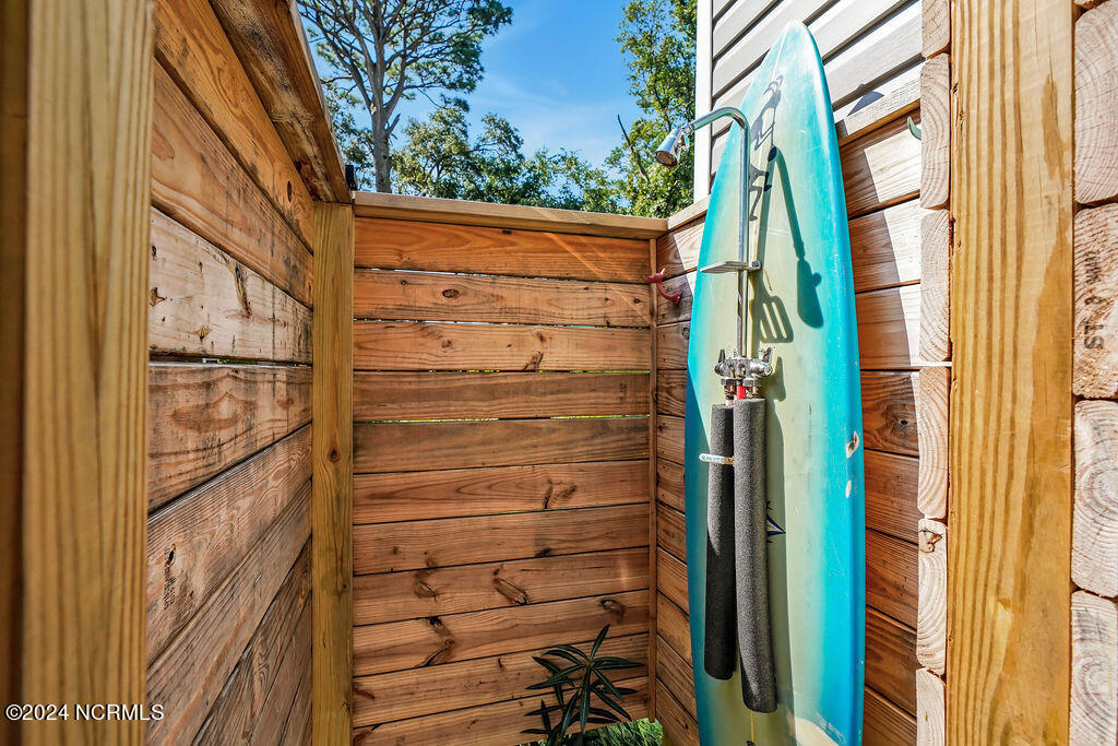 100566126 | Photo 10