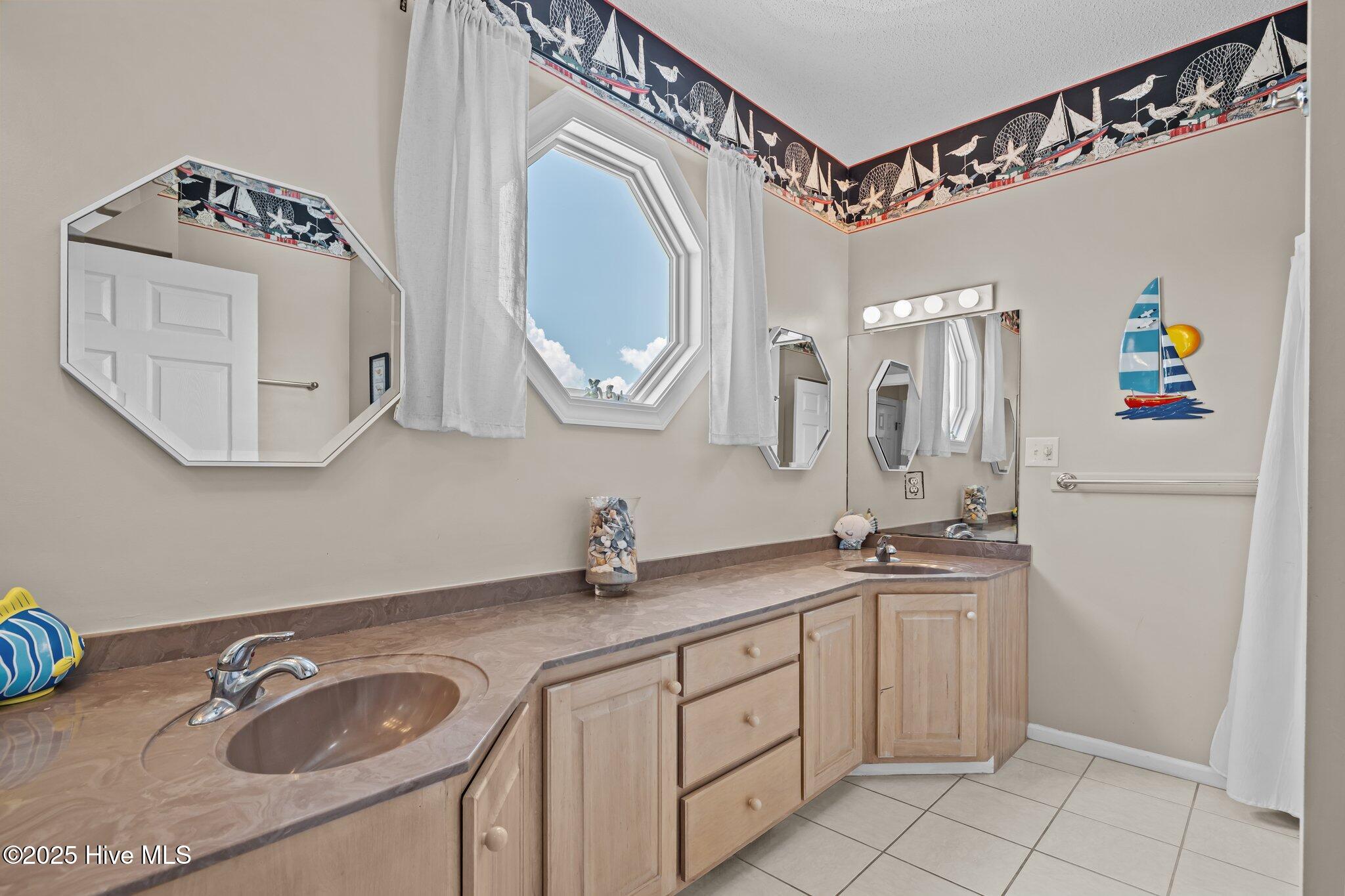 100515431 | Photo 45