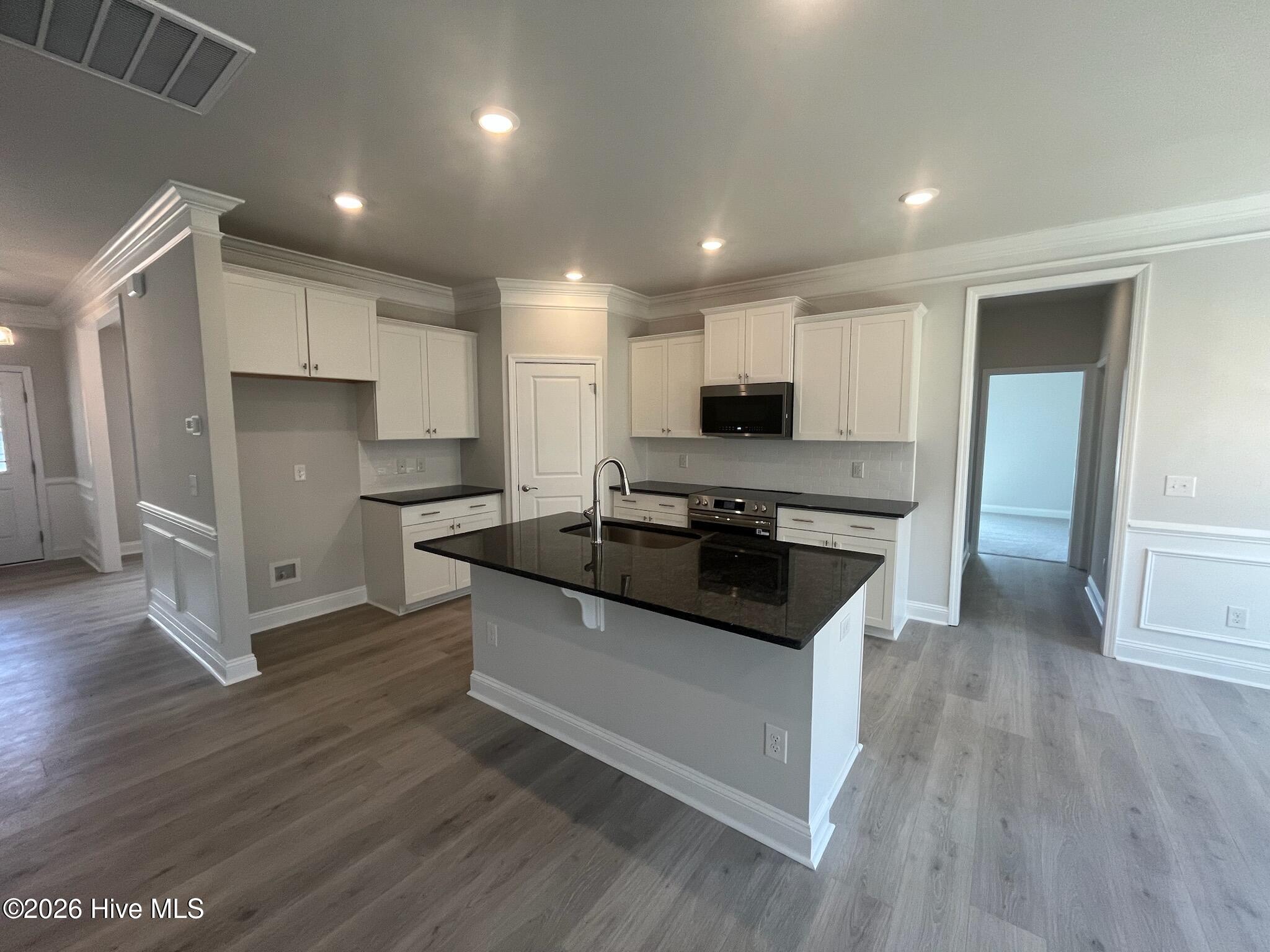 100558864 | Photo 10